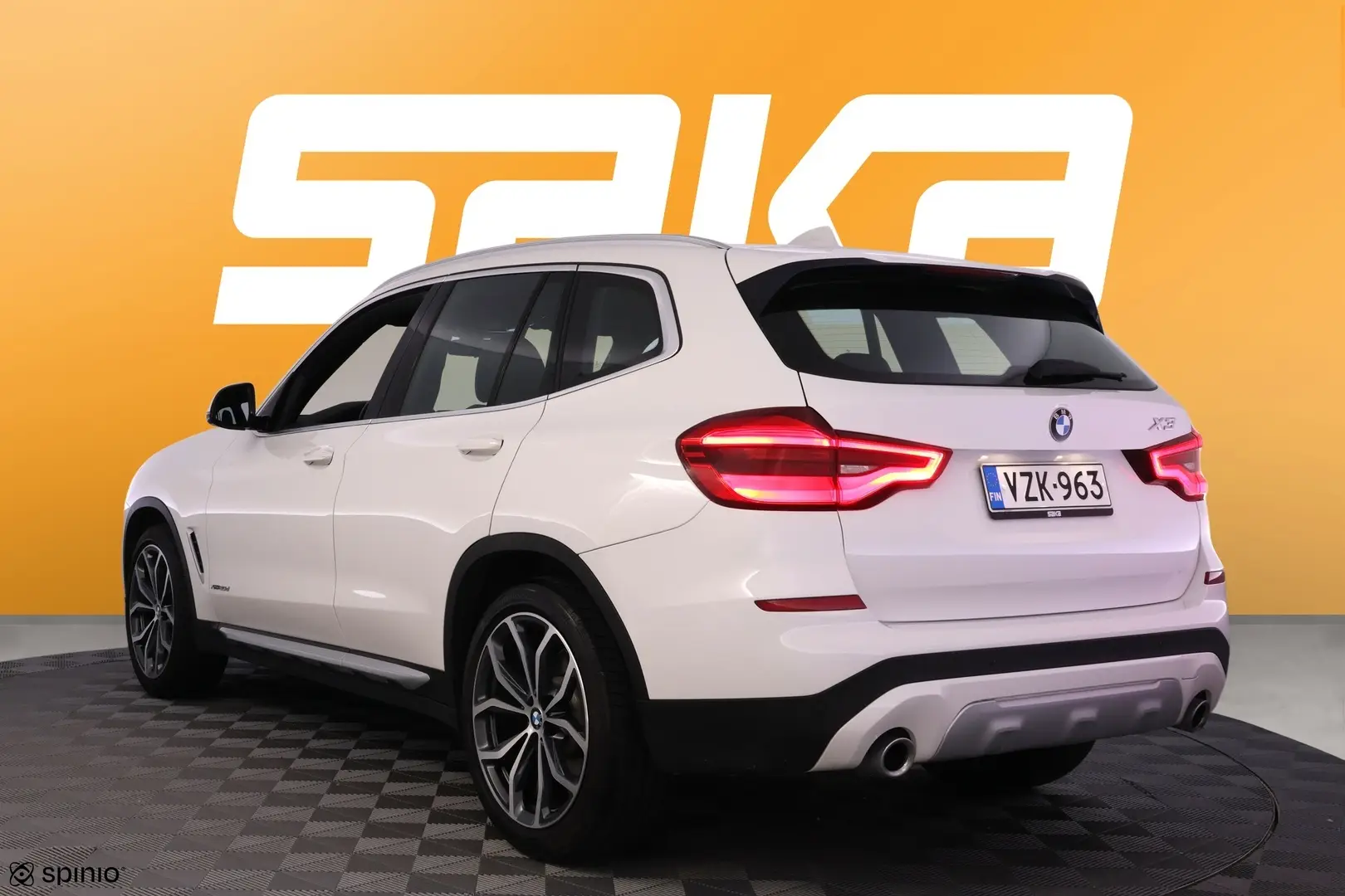 Car Image - 4j7Z54j4EcMk0l6JY7LTFq