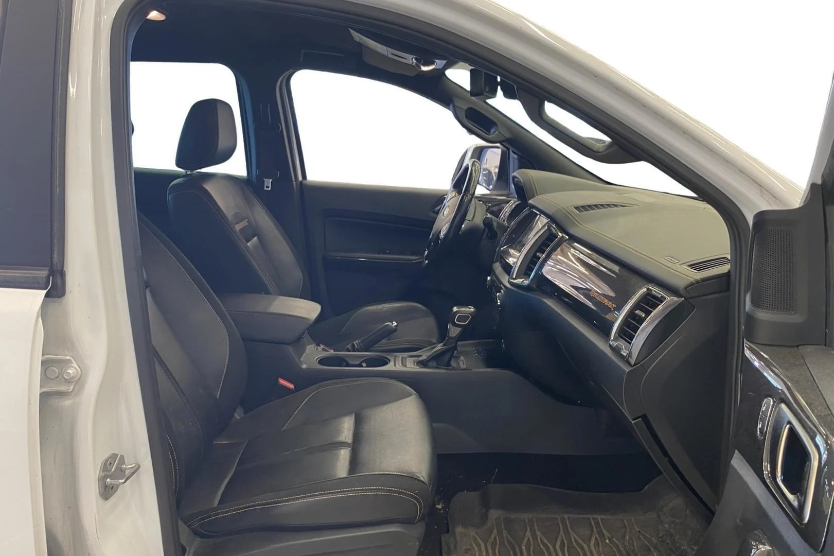 Car Image - 2bO9nnuIB6n6goupoFsLoA