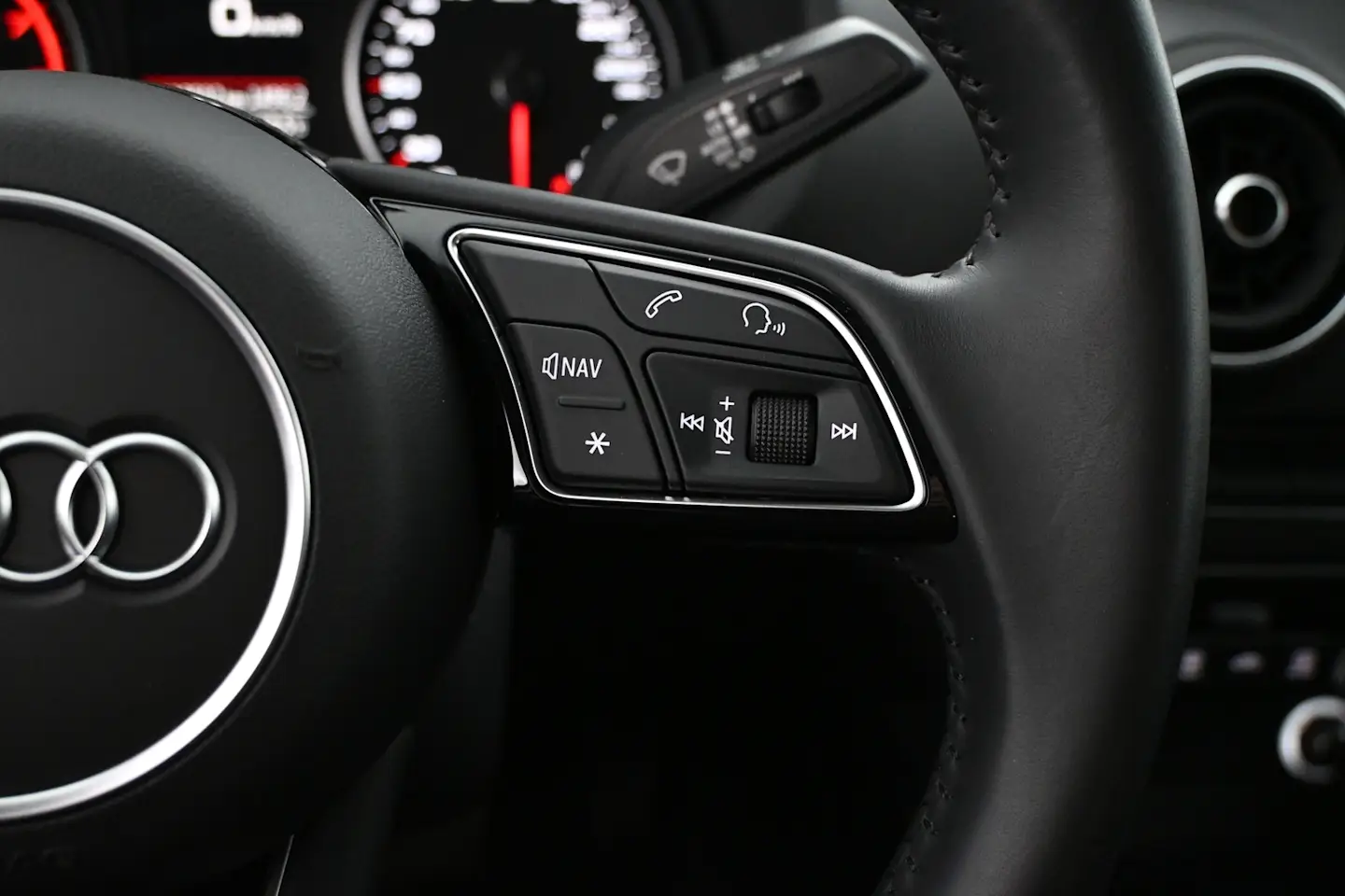 Car Image - CzAAxZGpoZamwVCcgsS1K