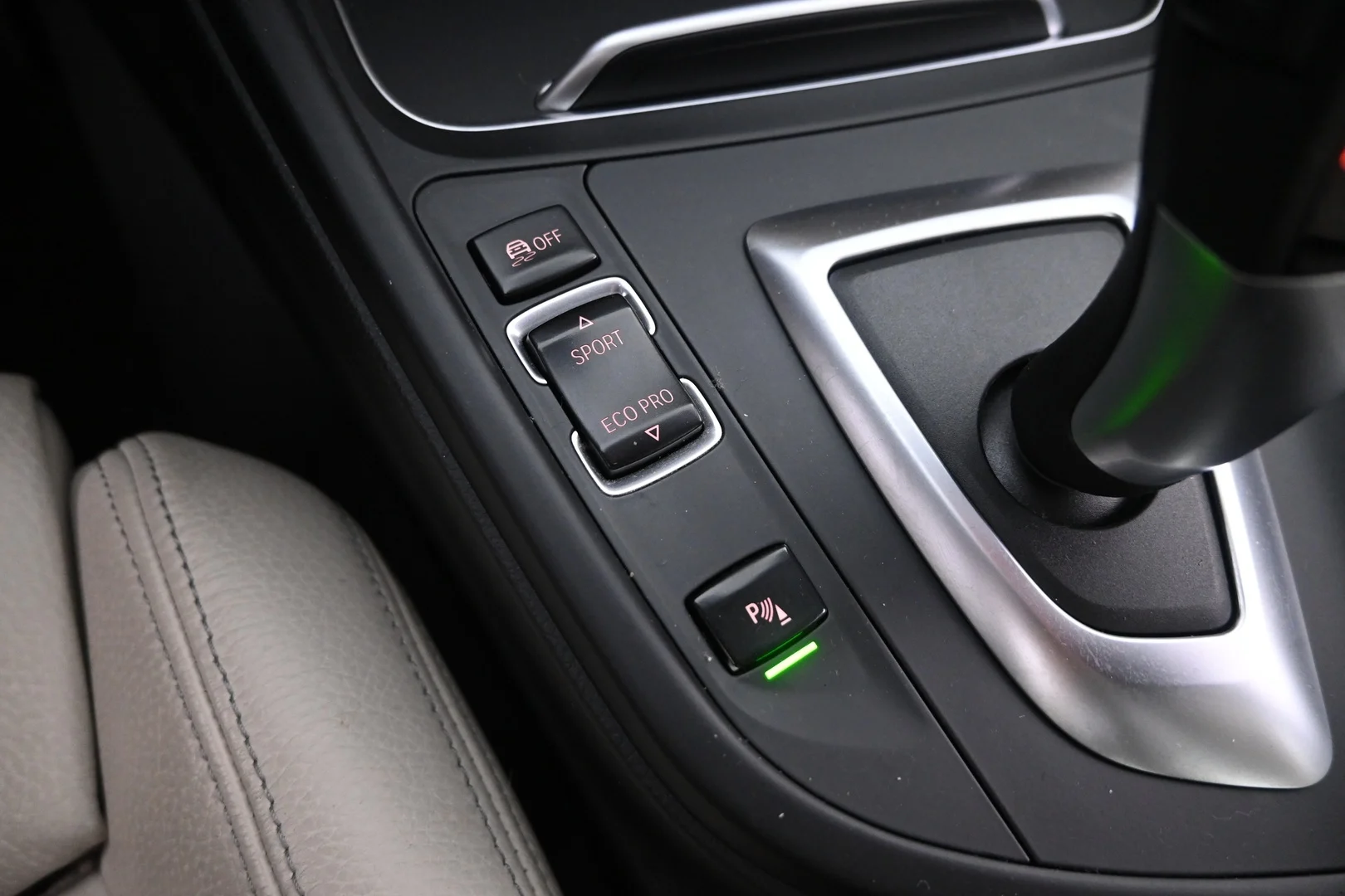 Car Image - s3kNoGWtHg8nOud5ZdliT