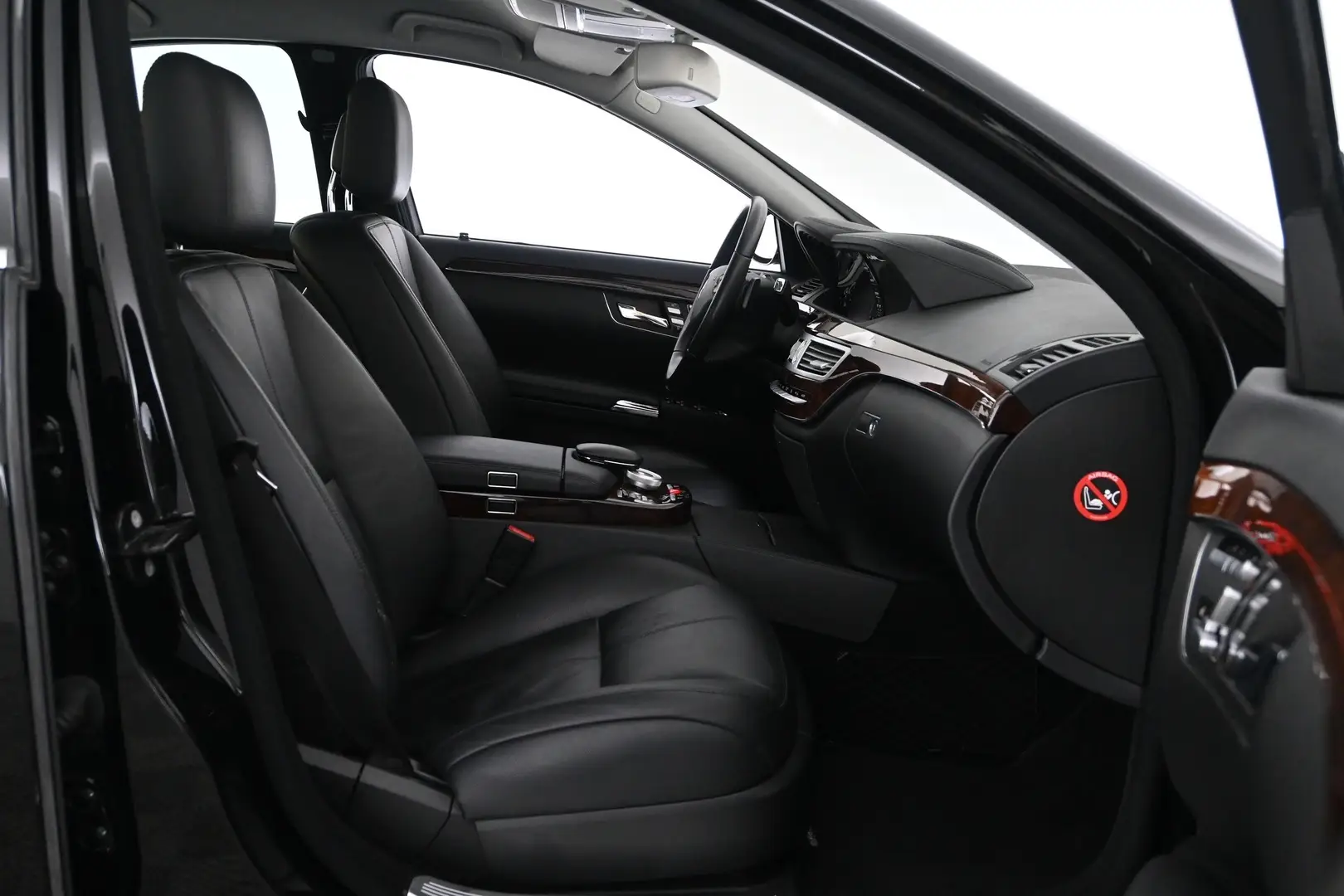 Car Image - 6I3wf5kPLuSaazfxho3CTl