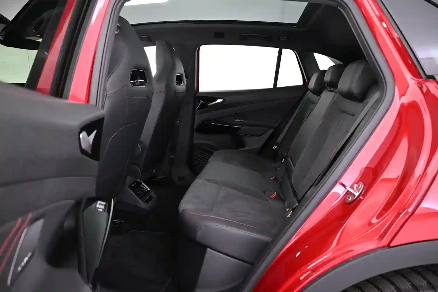 Car Image - 4yYGqEBwZl164CDc6fuS53
