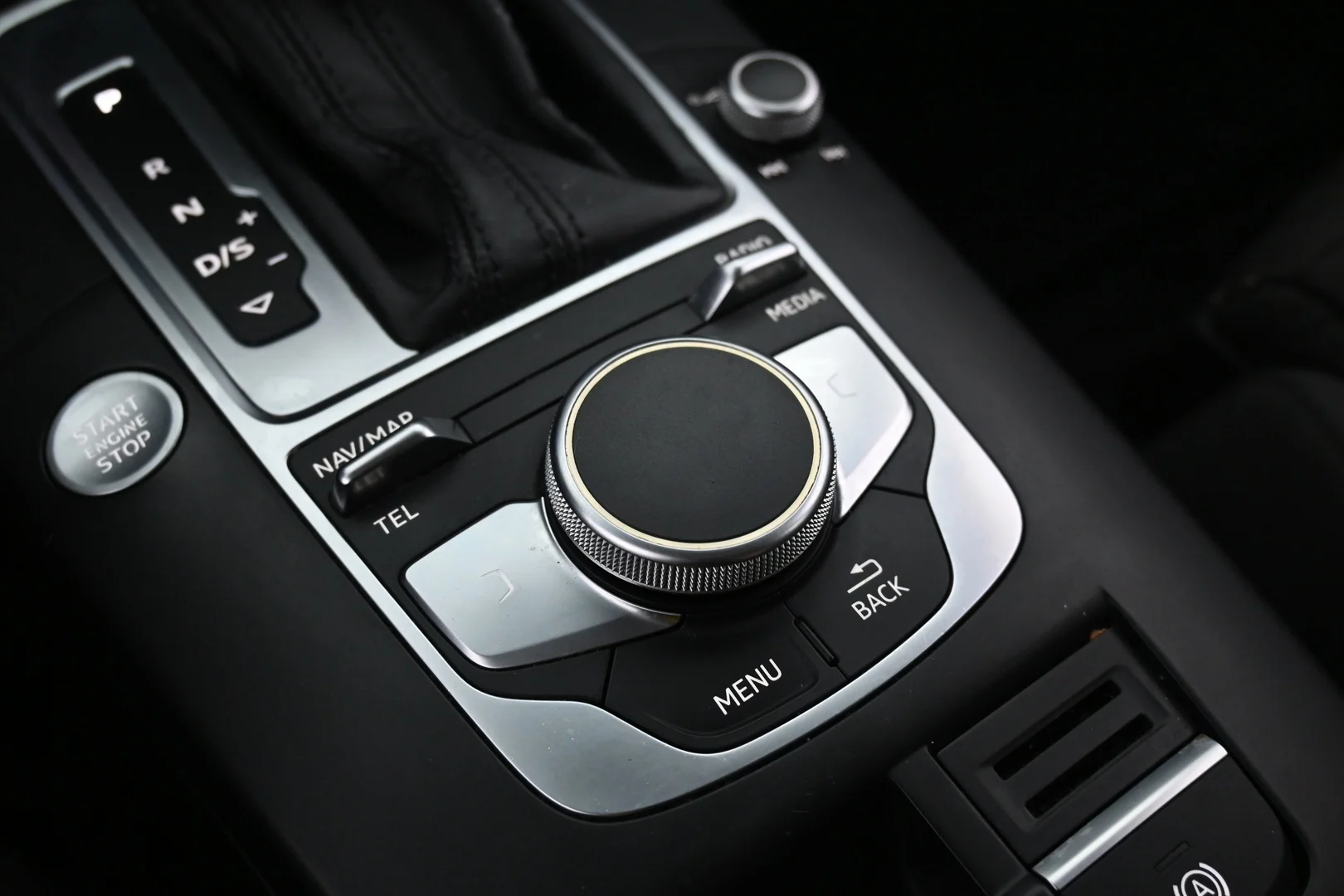 Car Image - 147eS9S4nofgzw5k9M01KX