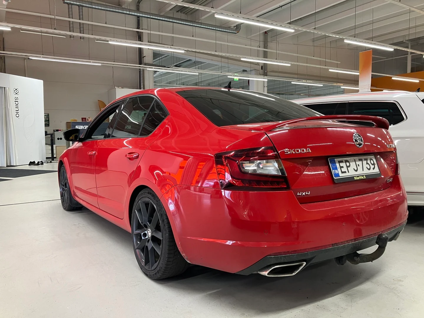 Car Image - 3MqdrCzBAIqpo7xFUzfbzZ