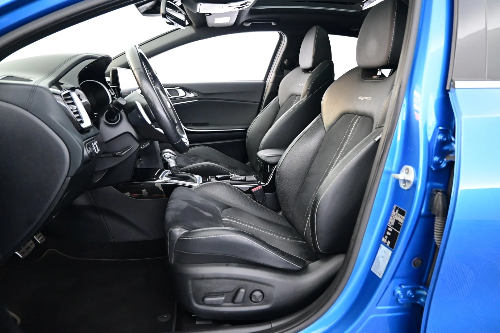Car Image - gXquDdrPW8Ehza26hBAjs