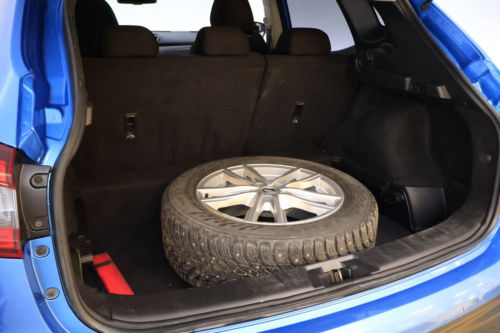 Car Image - 5zLuPVSlBCkhB8VDEGa2Az