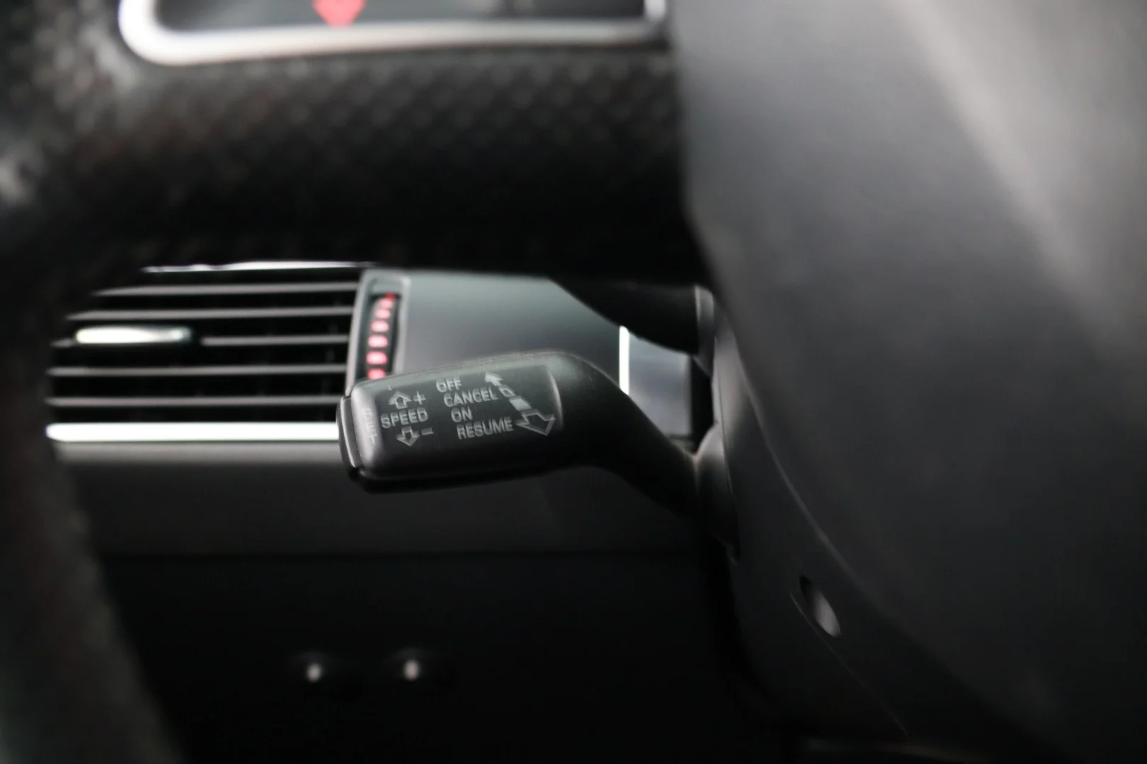 Car Image - 7DwAGL4Xro4AuStR9PPRew