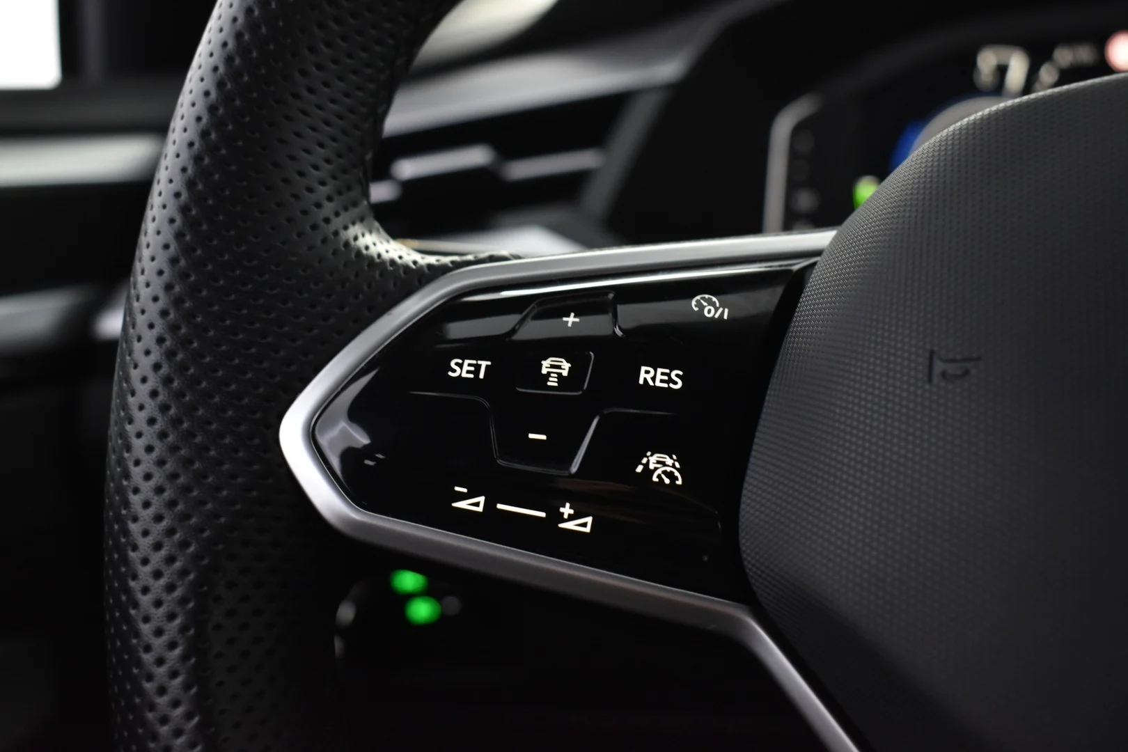 Car Image - 3DKbJqHFE3MT8FcfIf3Sap