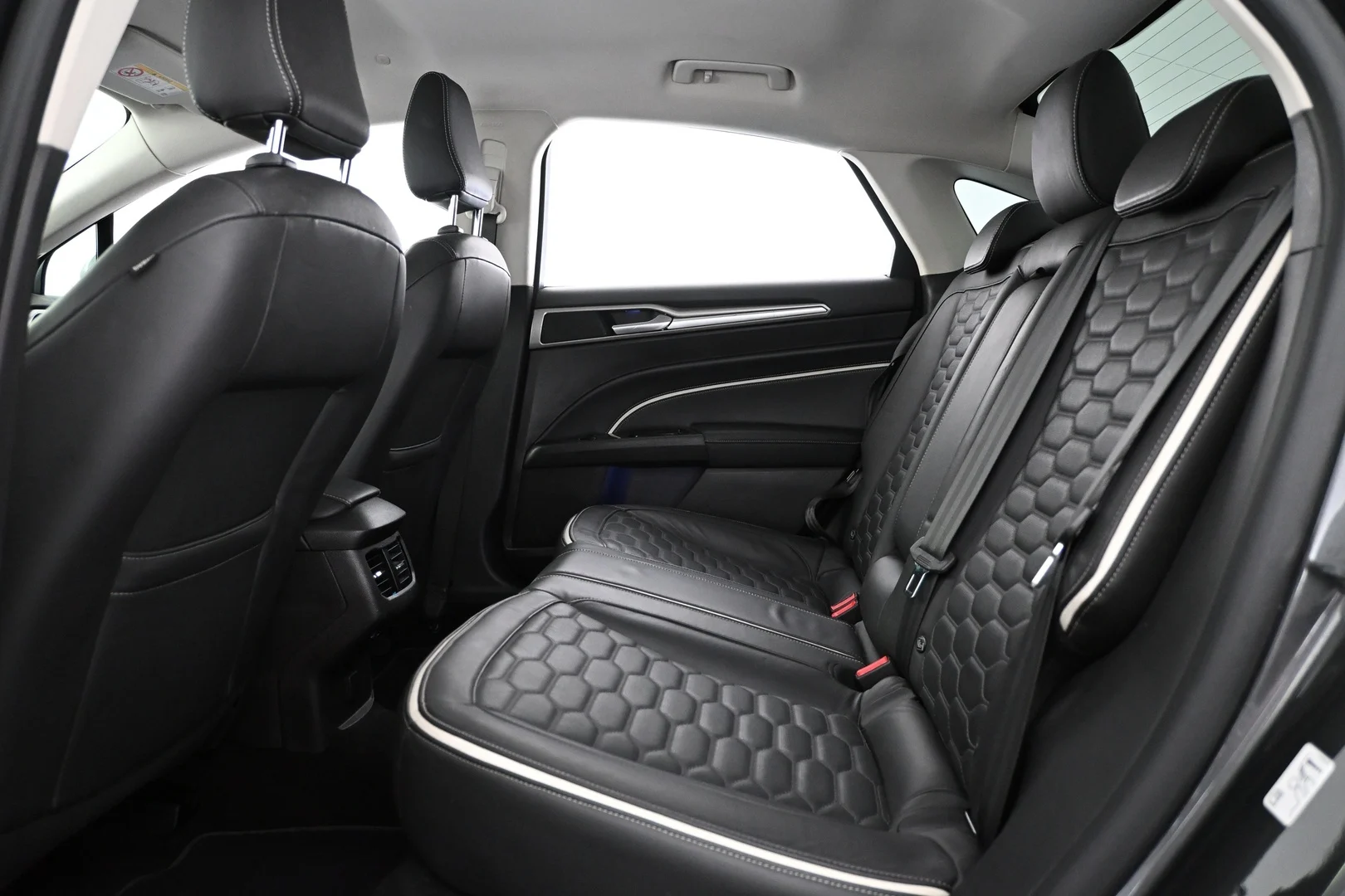 Car Image - 1KmbuaTEaS5powfs77Syc4