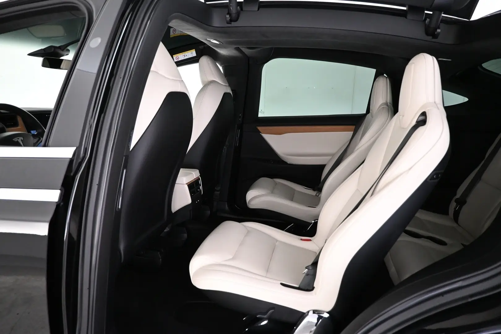 Car Image - 5xEWyQzokrz1wXpsICXpXR