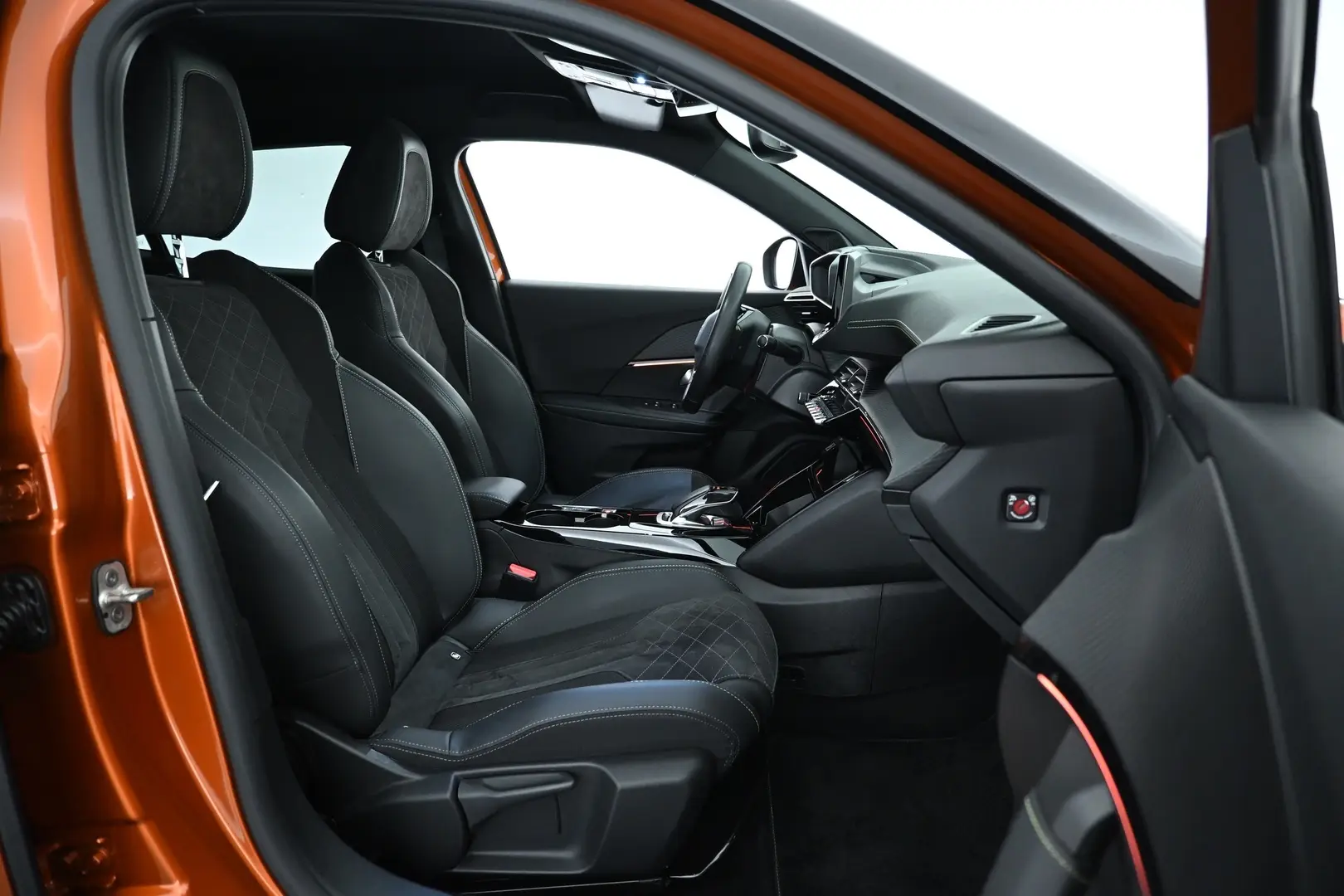 Car Image - 1QQFd0KNMDR3NpHNDsDI9X