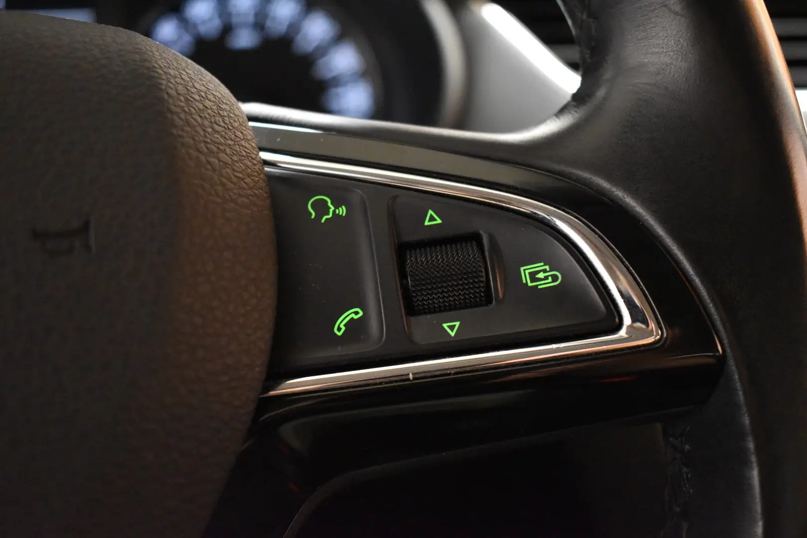 Car Image - 3I65Oqm6F3ZnylpySXjcoQ