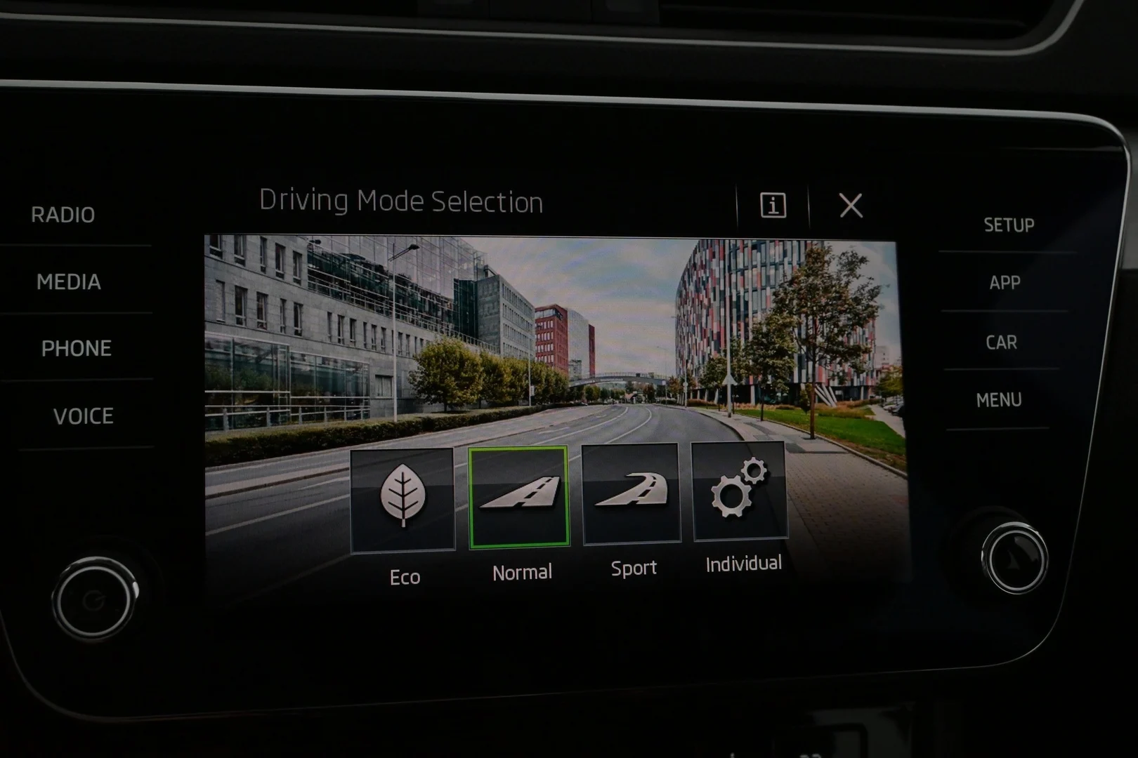 Car Image - 1ryeP99802bNxZPNWdk3Ng