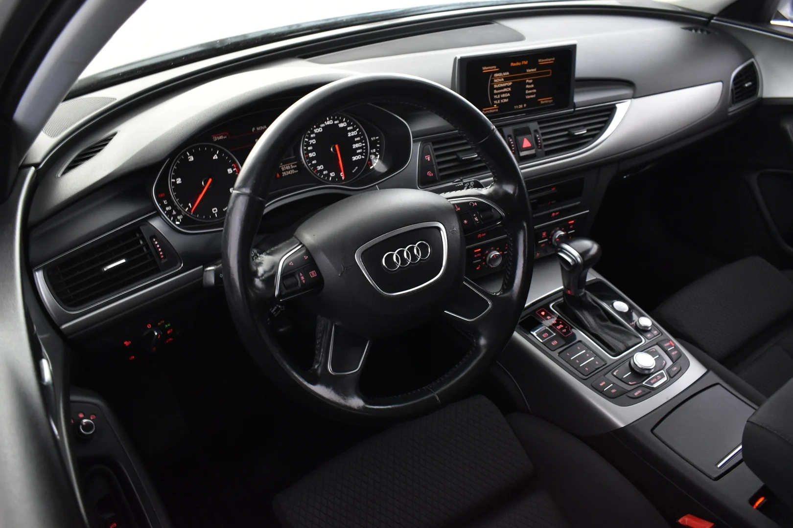 Car Image - 15M04iBWxJXcYIRXYkzPZn