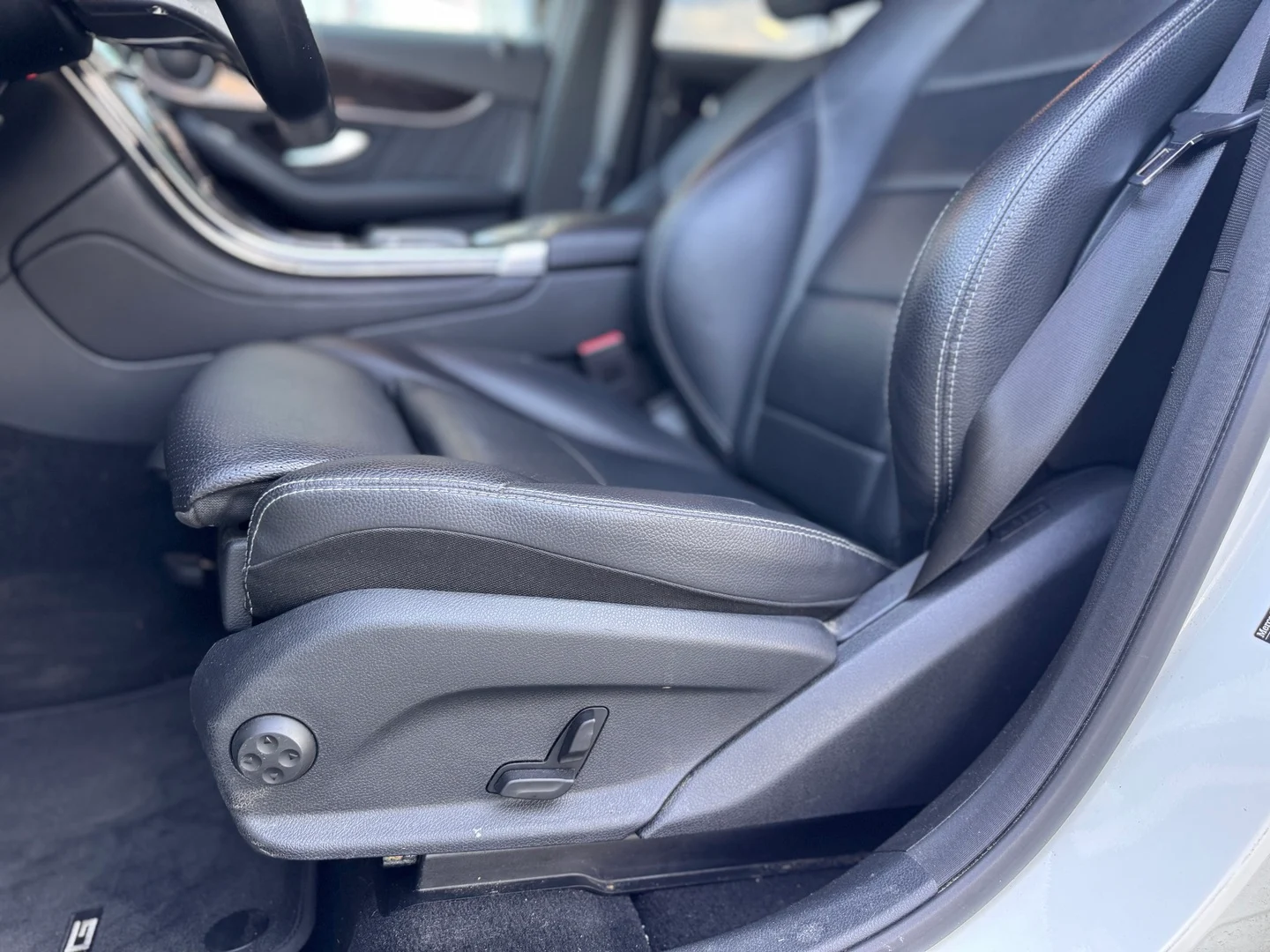 Car Image - 2IcPohgMWEKHOoKEx5vNCp