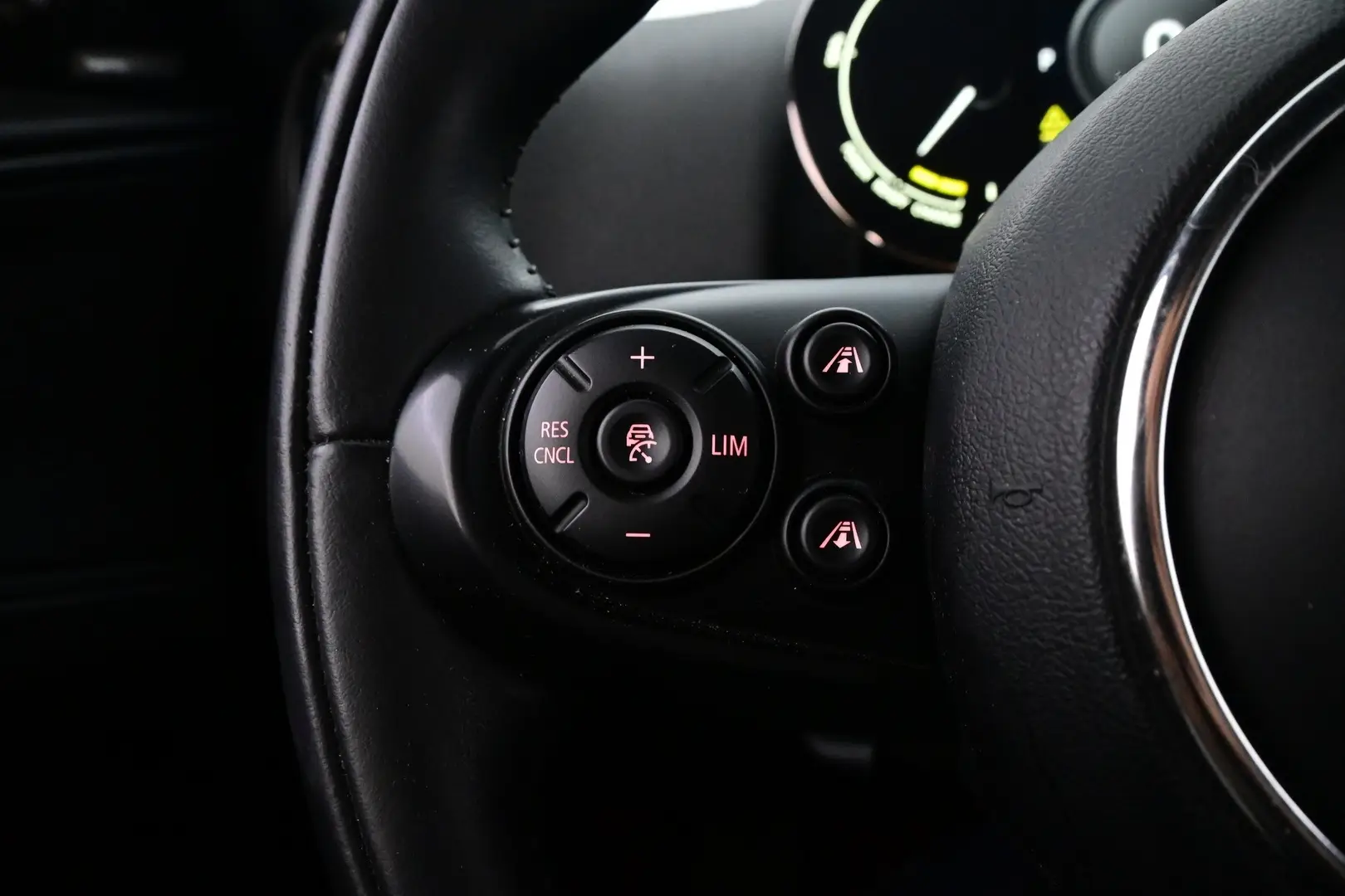 Car Image - 356o103FdQnNXInAAZi7QW