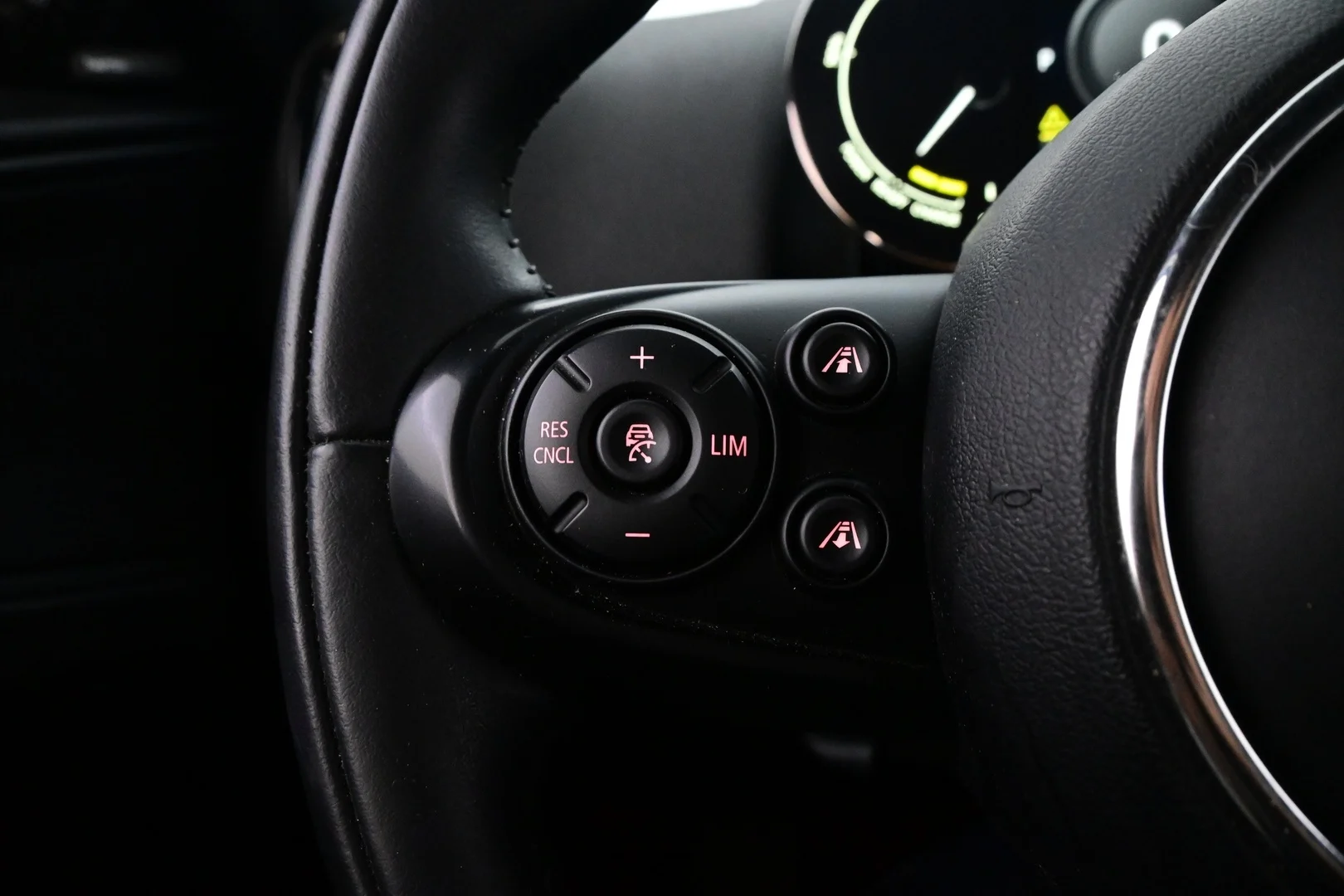Car Image - 356o103FdQnNXInAAZi7QW