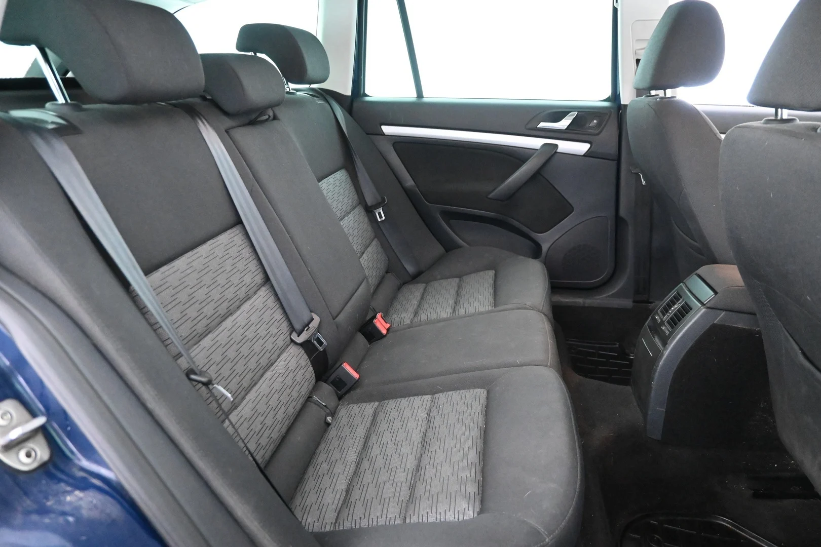 Car Image - 4Tvb8grAkwmXeX3FXjRdGW