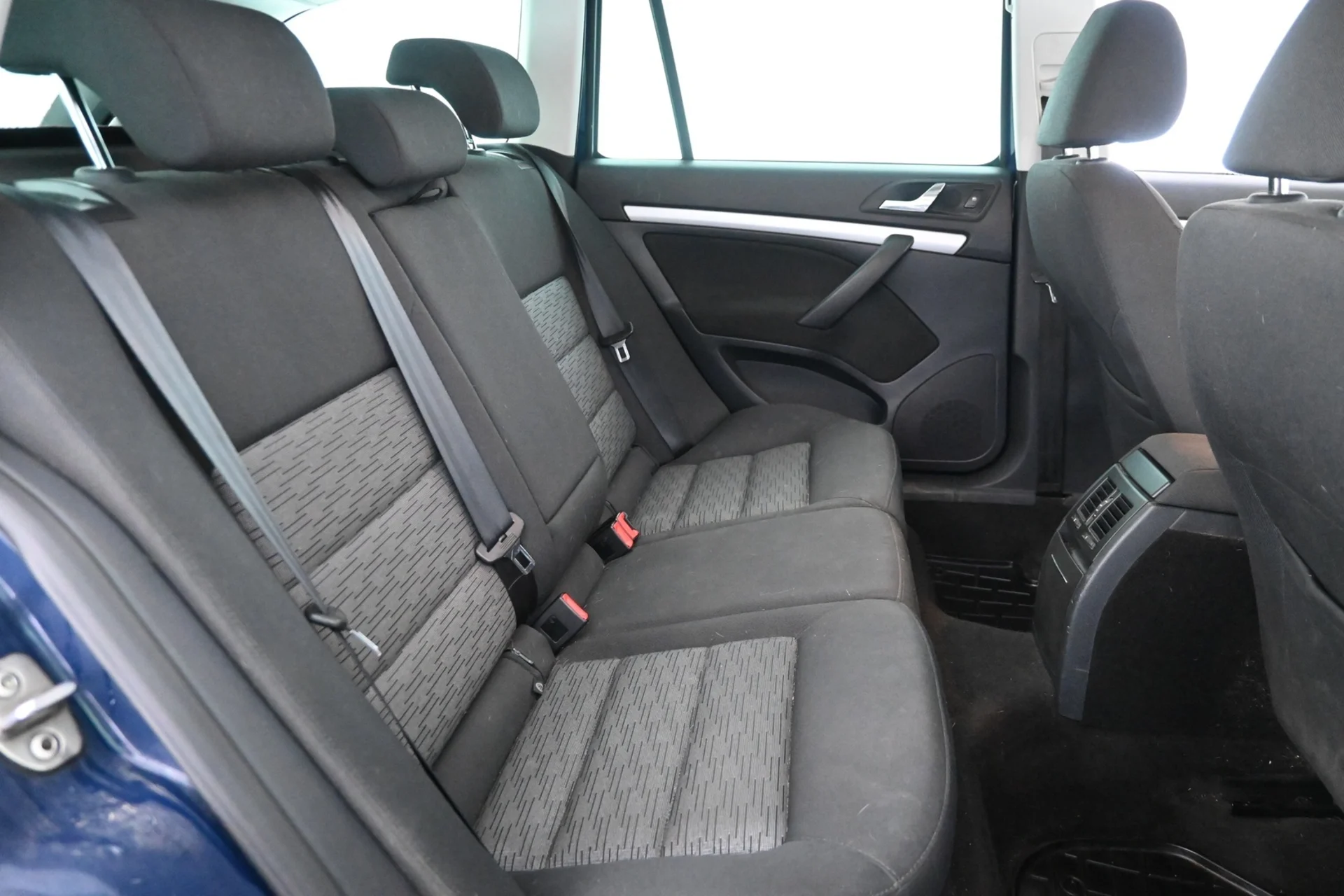 Car Image - 4Tvb8grAkwmXeX3FXjRdGW