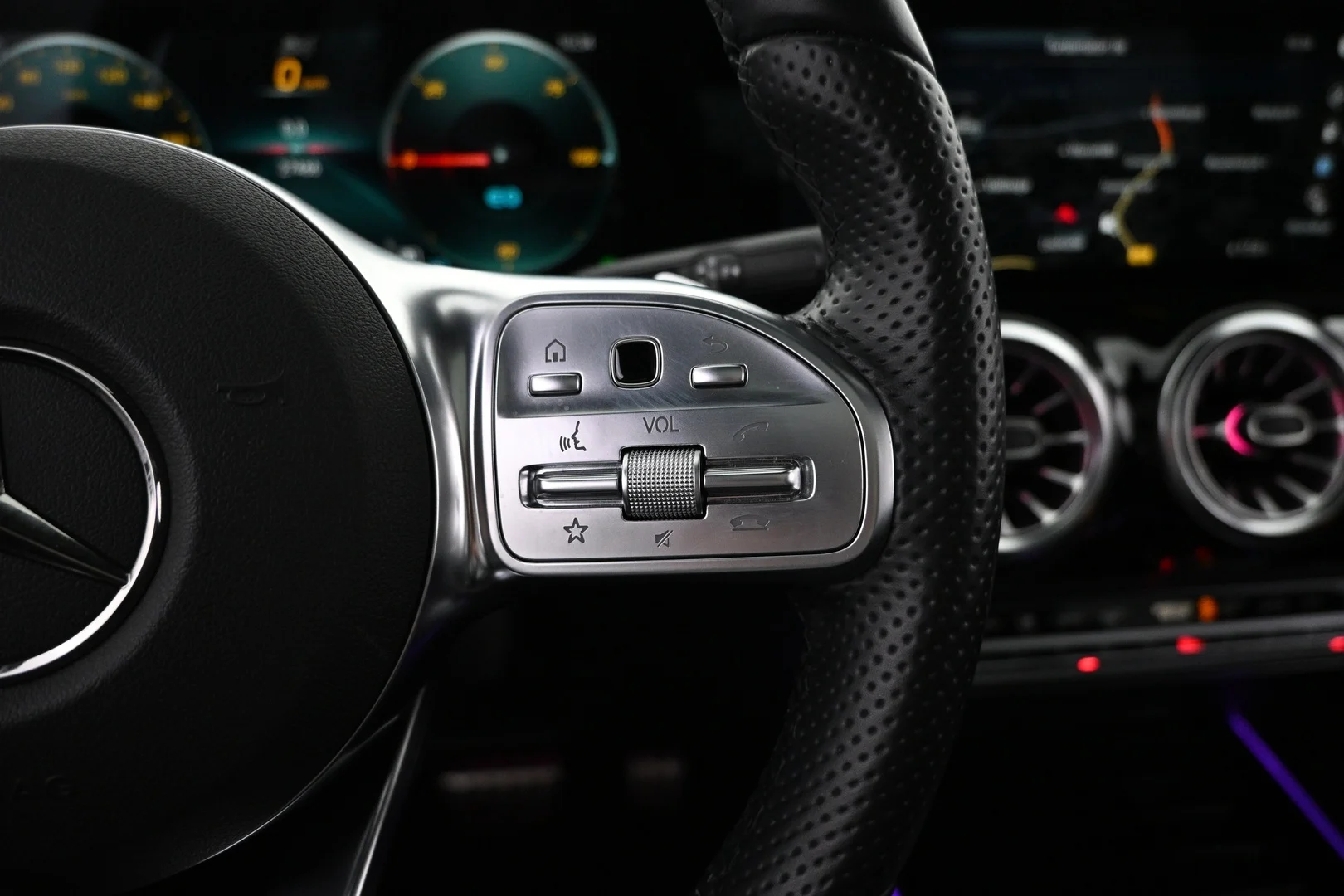 Car Image - 5CjUMiFJdZSPv5r4qkbJpj
