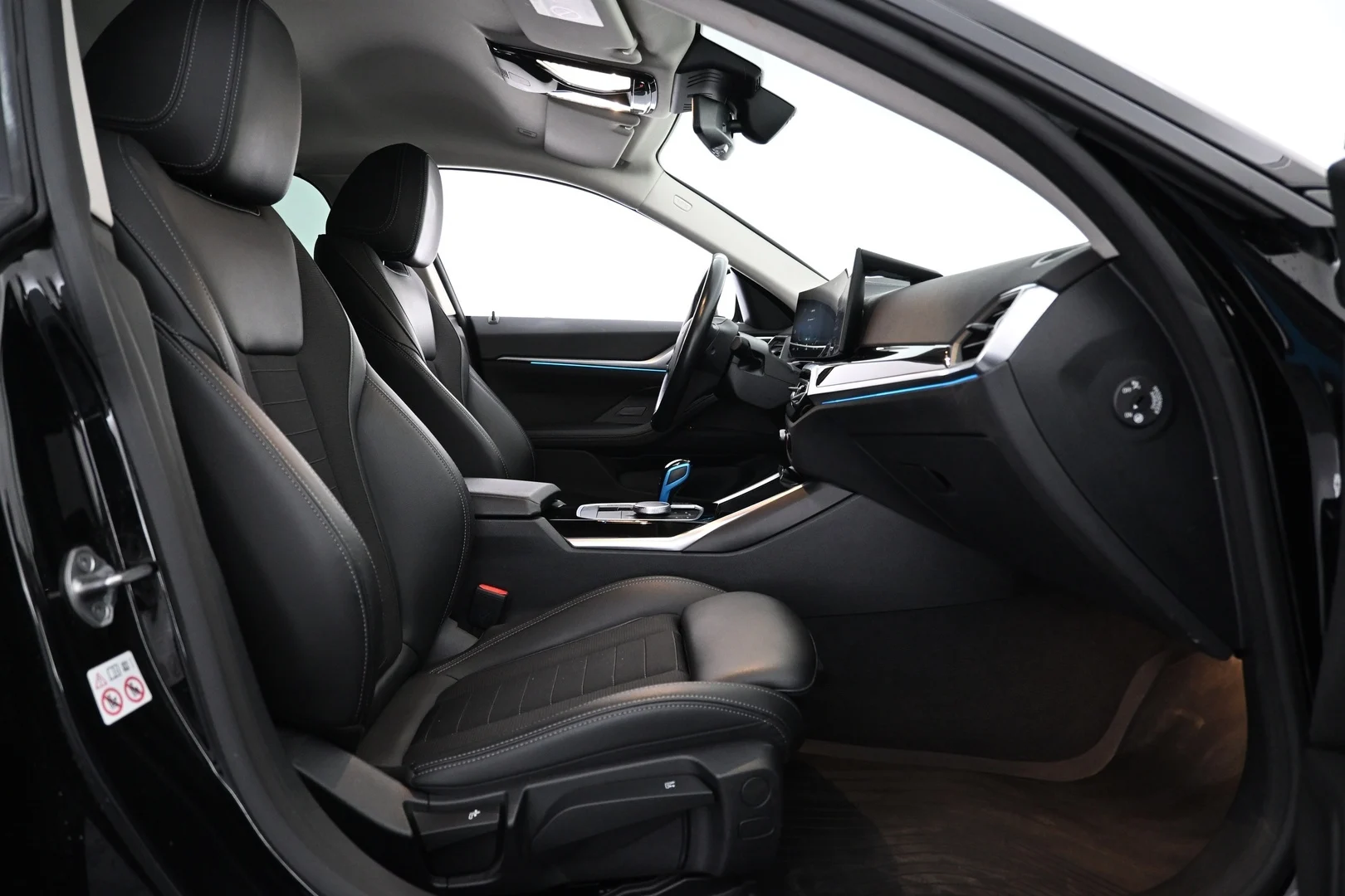 Car Image - 2OOonD5VSlJfaDOT5gRXG8