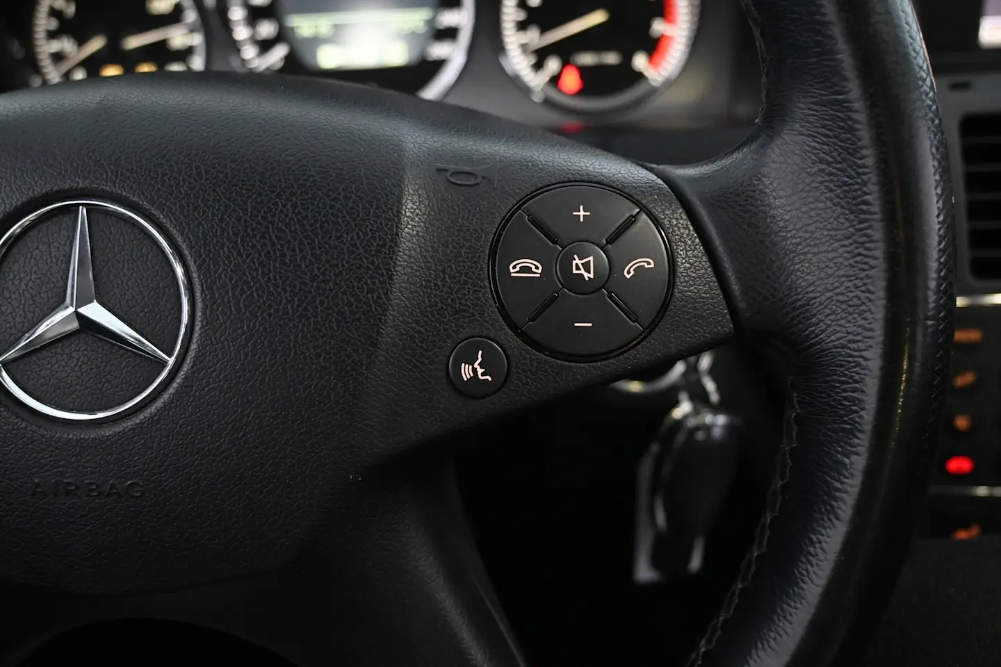 Car Image - 2uSTUyxaThj2RpPXIGzKLA