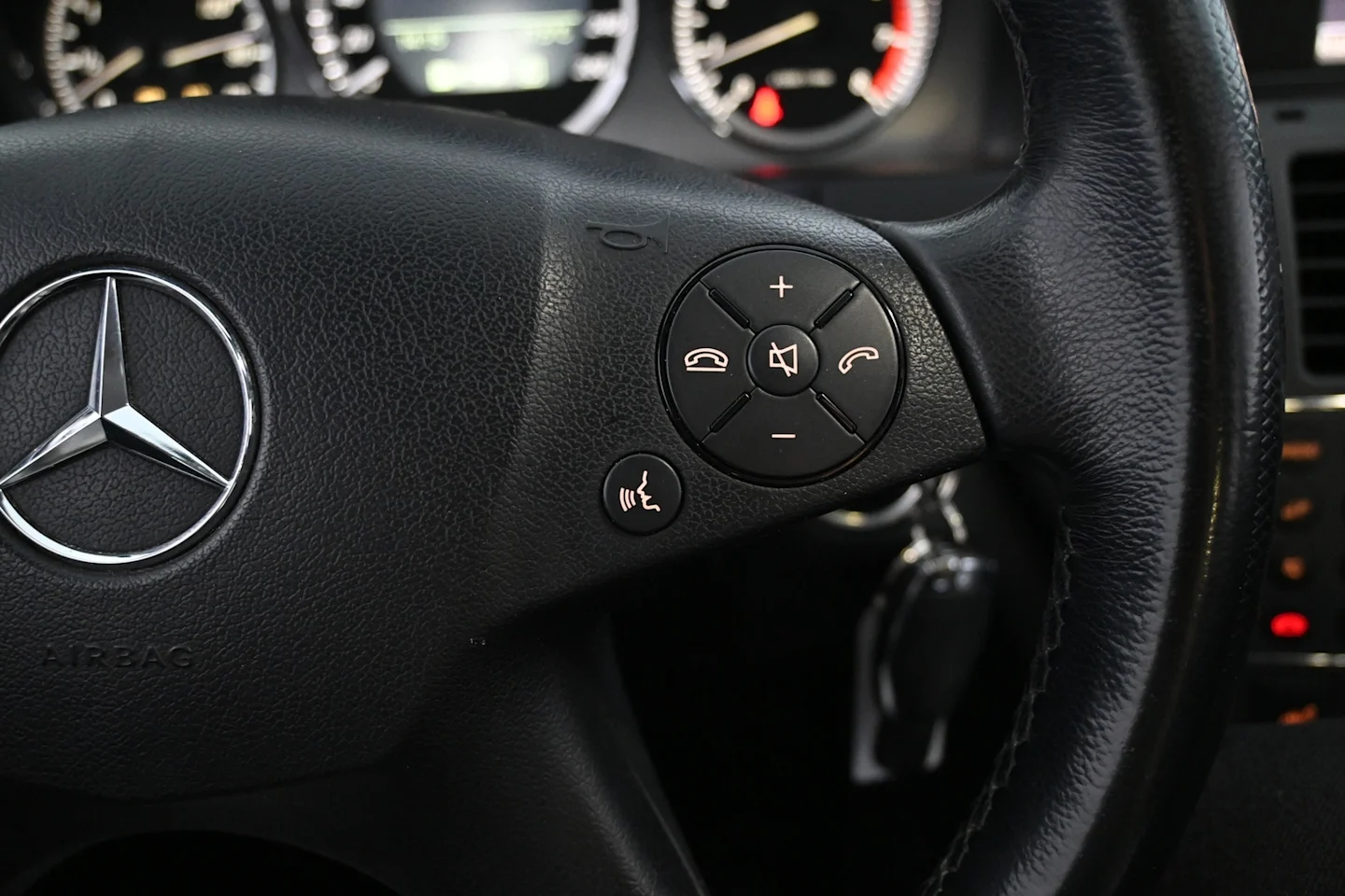 Car Image - 2uSTUyxaThj2RpPXIGzKLA