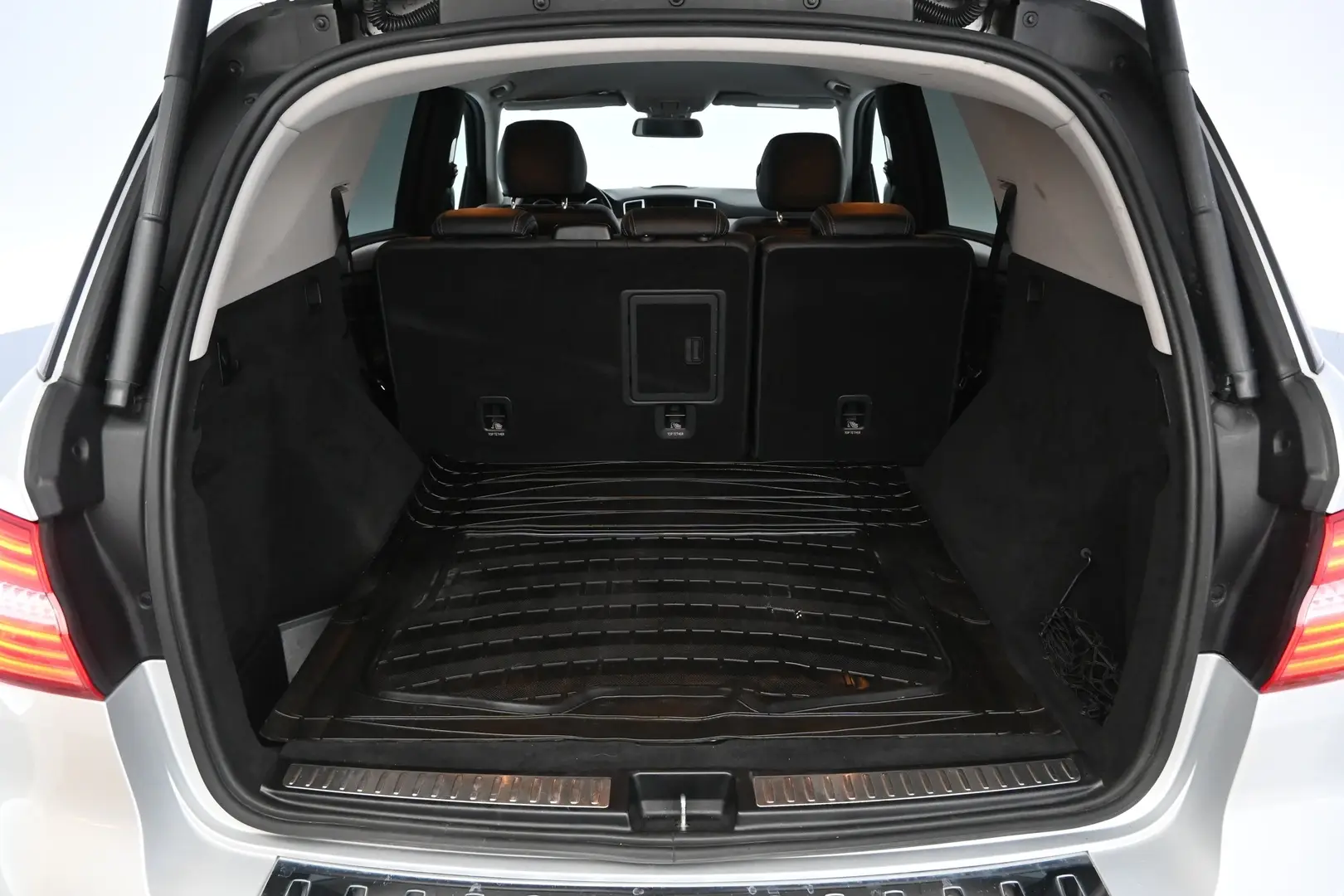 Car Image - 6YQSxz7IgjvL1UqUZ3Oho4