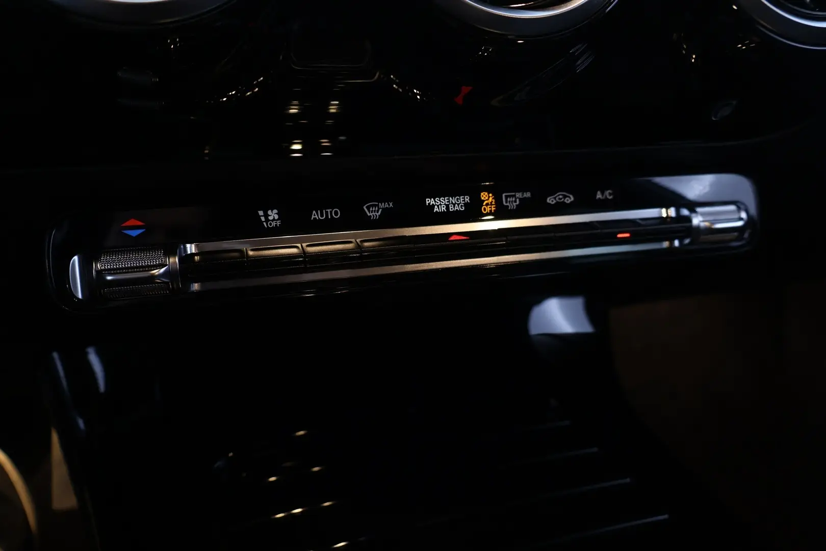 Car Image - pnSsbWm5YQi2TzRG9hQT7