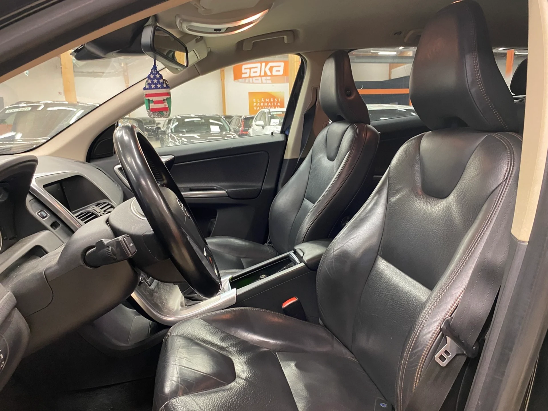 Car Image - 44sKESnQyAJXgyN64bFr1n