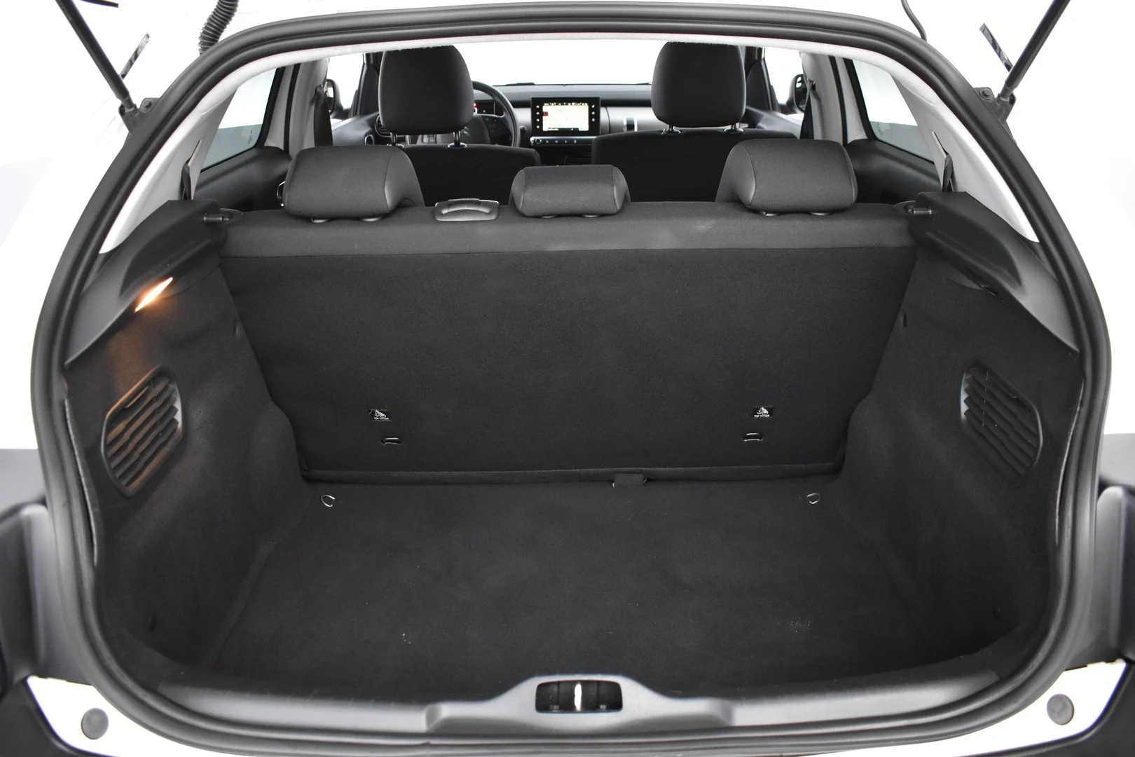 Car Image - 3HRVWVoz4CinsuNXtWA17I