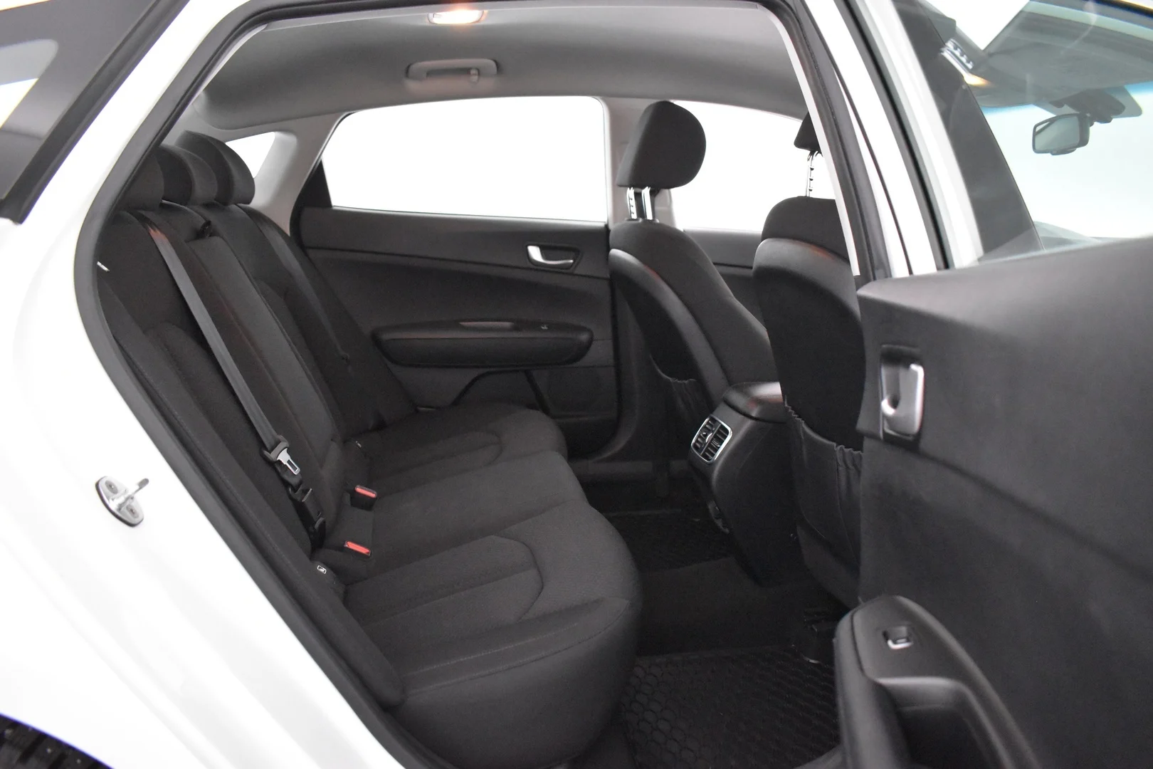 Car Image - 7L7fAJ9H97egxWBGSszTS7