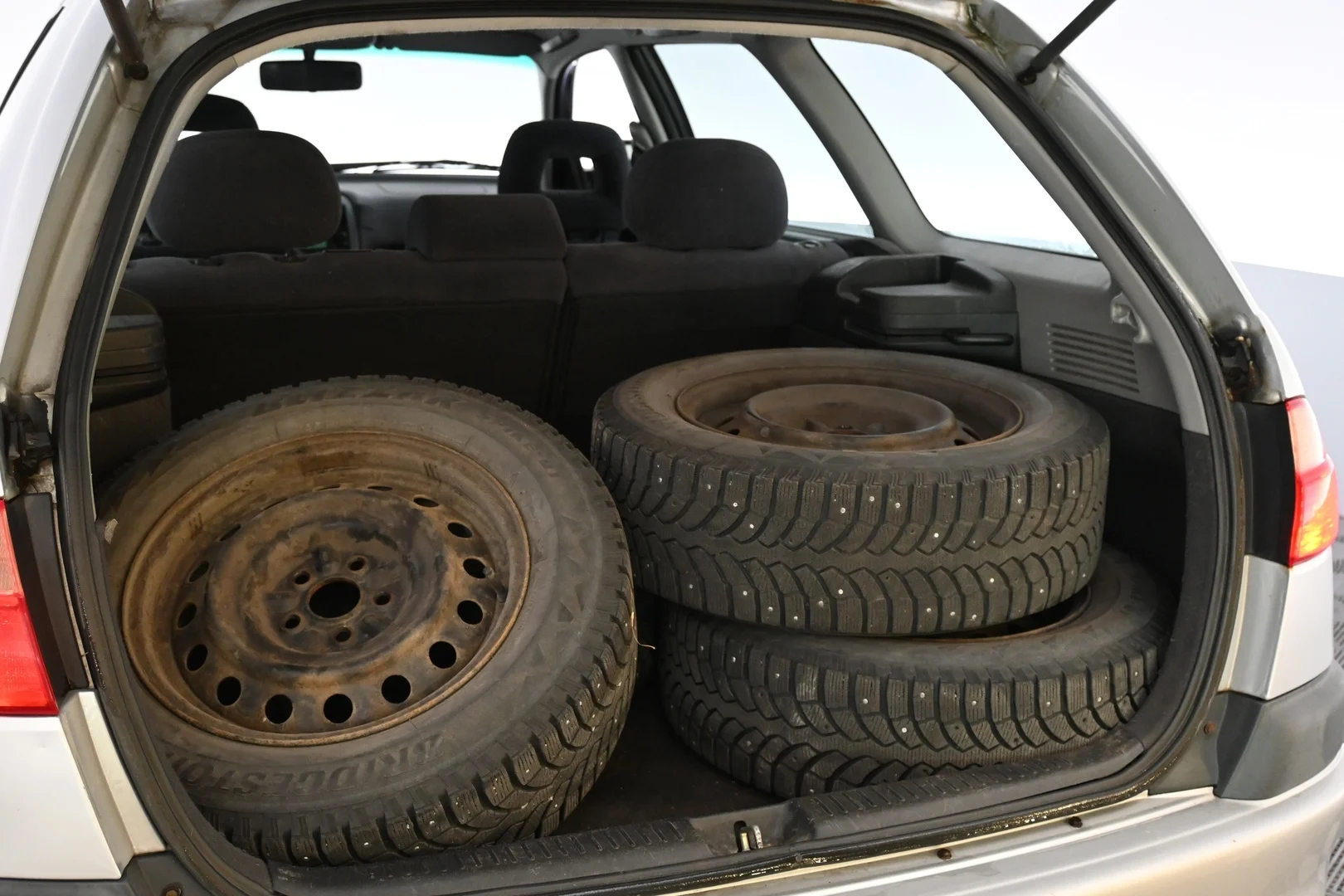 Car Image - 1fbZTVua8s81YGF0eXHp9M