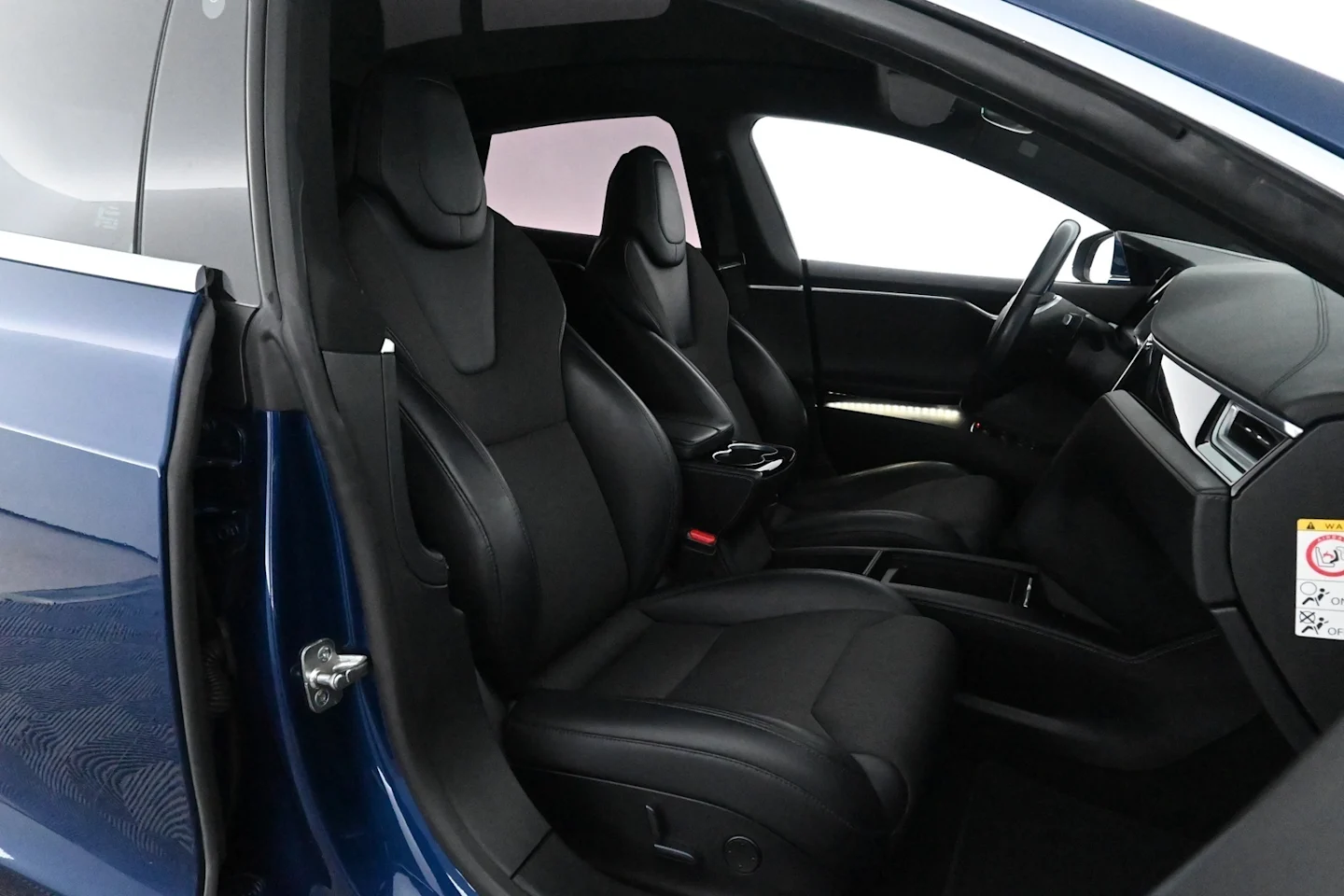 Car Image - 3BvNHp5g23zmnQydoPoaF7
