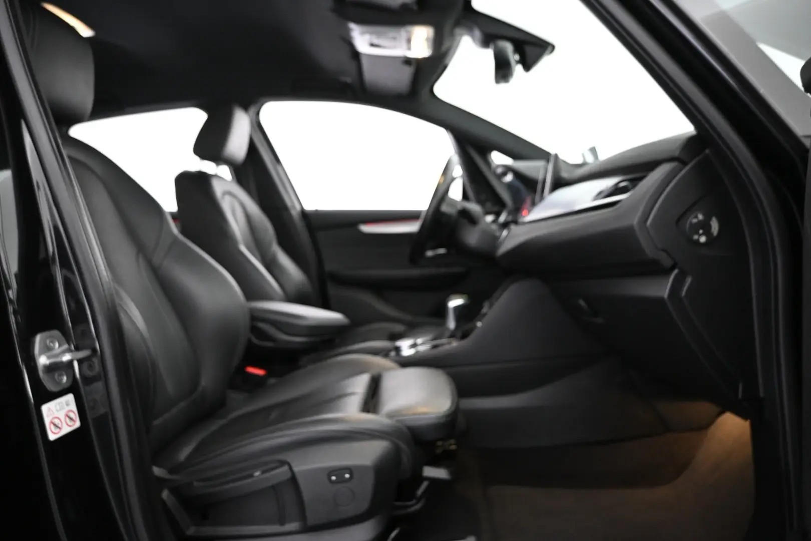 Car Image - 4Si5N5Ho9GM0CQmPfHDTv2