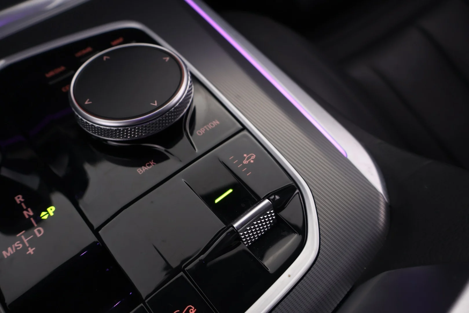 Car Image - 7385WXWHIuSPDZf1WxGXJM