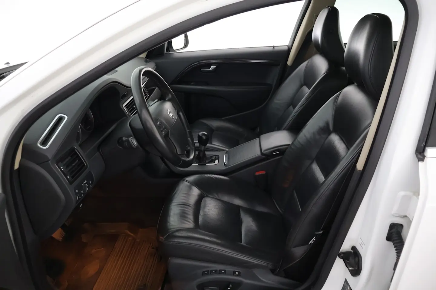 Car Image - 64f5wtwN4A5Ntr0gcgObsj