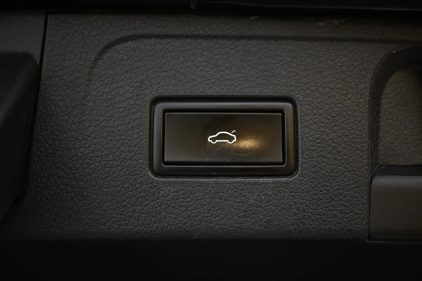 Car Image - 1hdjWm7kTYyUF1vHmXqQly