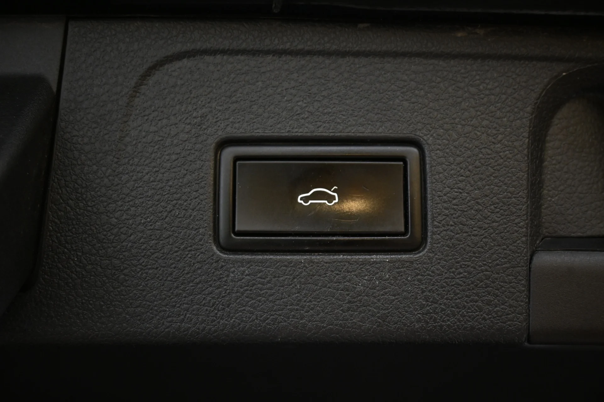 Car Image - 1hdjWm7kTYyUF1vHmXqQly