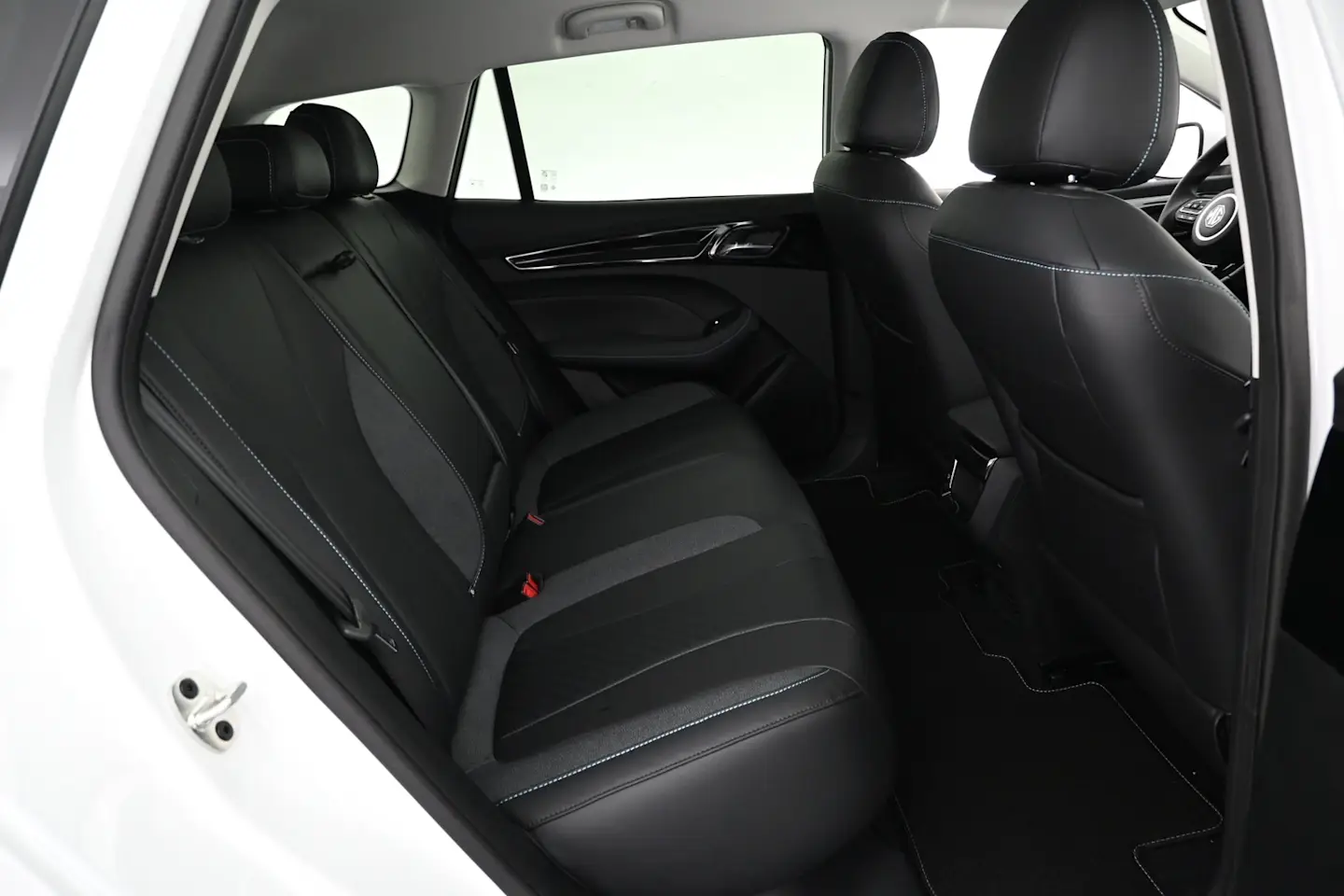 Car Image - 3ep1j7HUc3a6TjGtDh9c3I