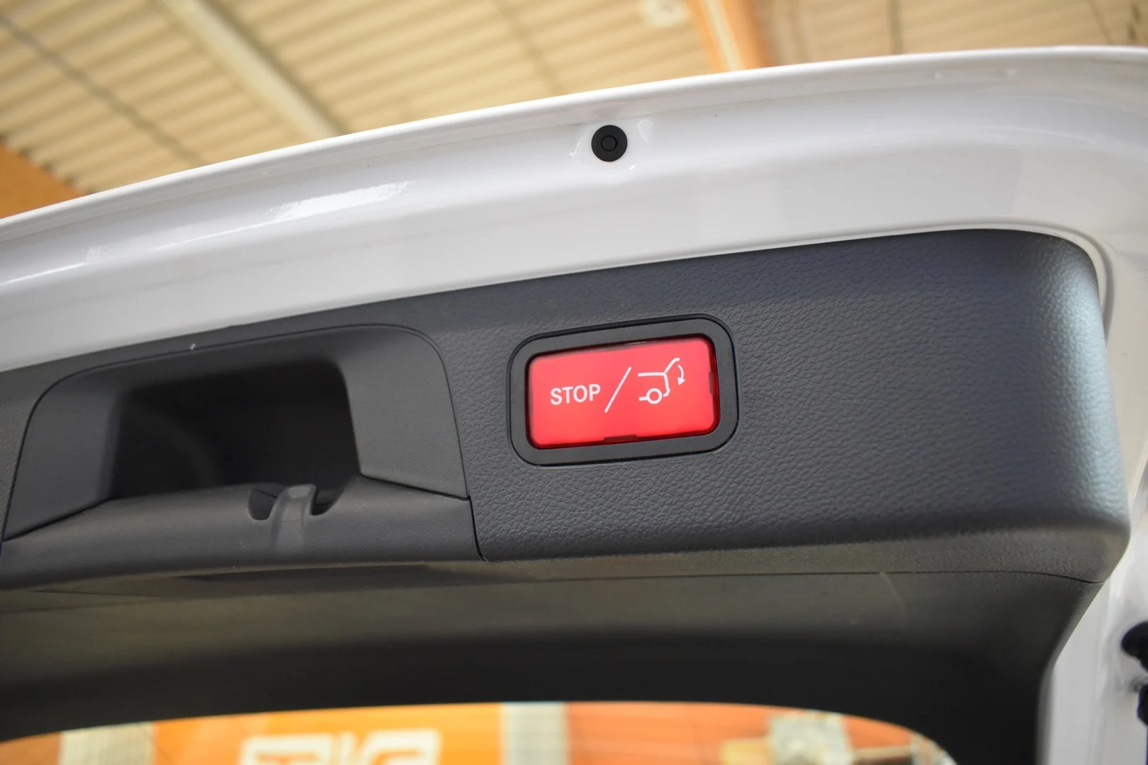 Car Image - g46bAwuS3czKpXLLlibKB