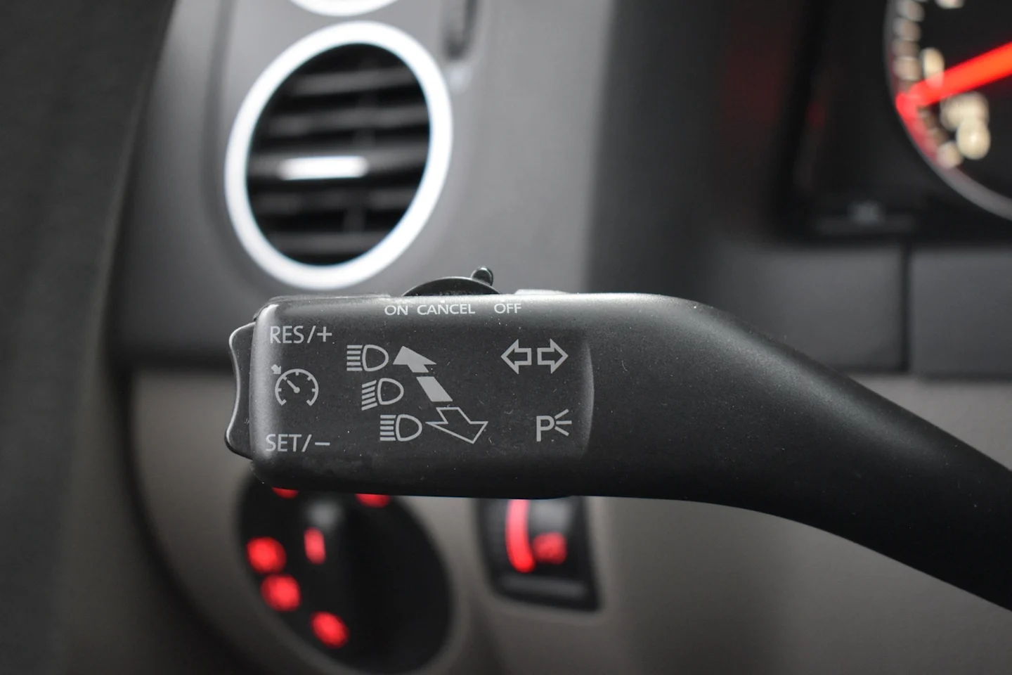 Car Image - 2ouliLNtxlNoIAMC35GHNI