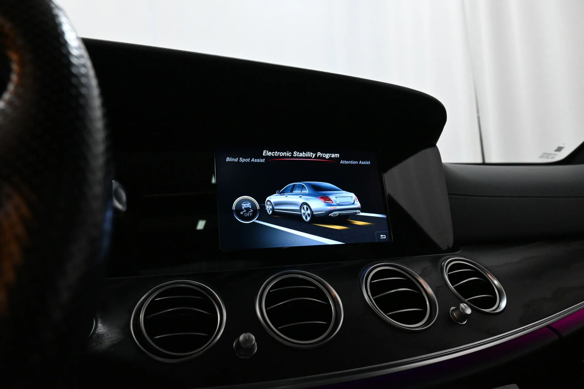 Car Image - 6rJvEPAIaPAJjDsv18Oe7v