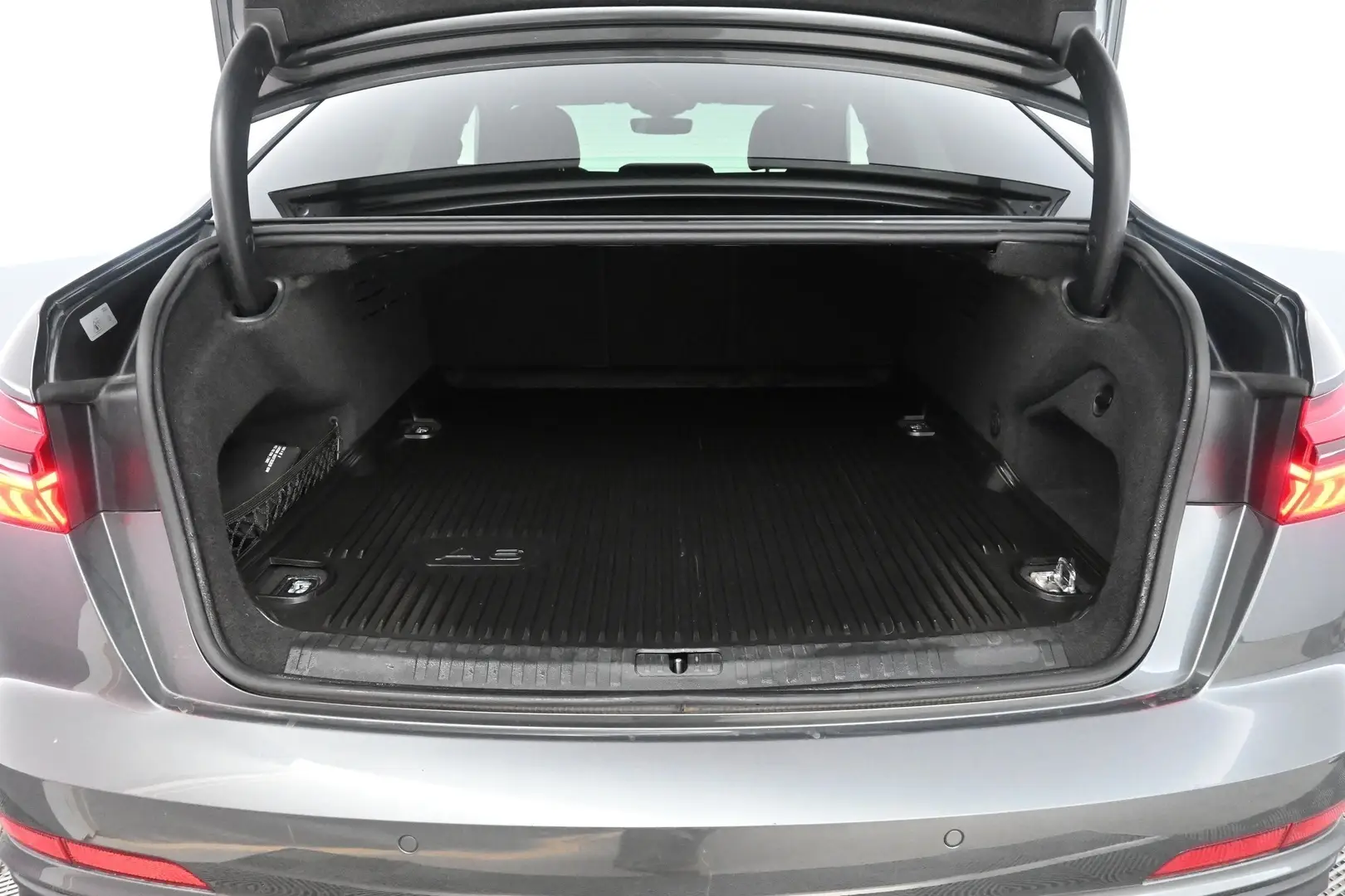 Car Image - 38RPOjEloqJ2WpbzLe2fxR