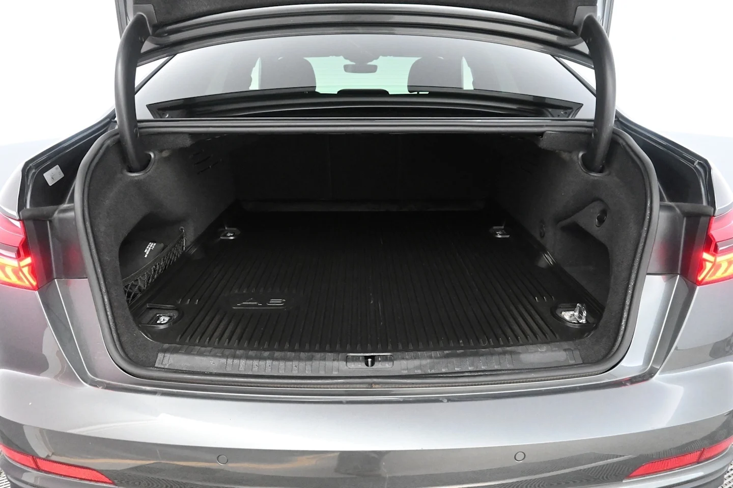 Car Image - 38RPOjEloqJ2WpbzLe2fxR