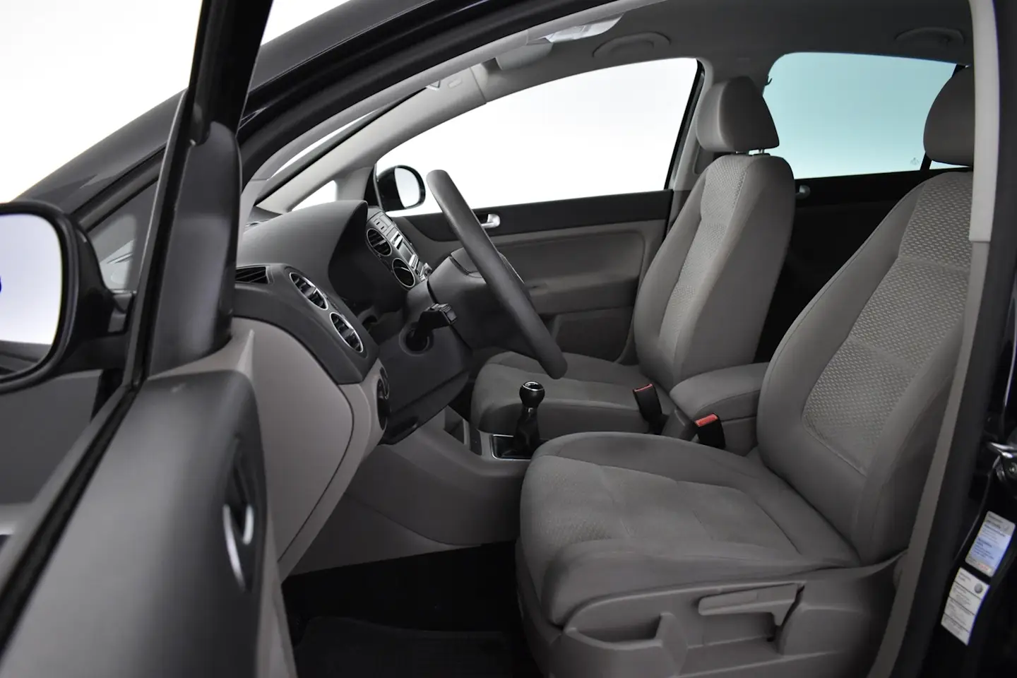 Car Image - 2ouliLNtxlNoIAMC35GHNI