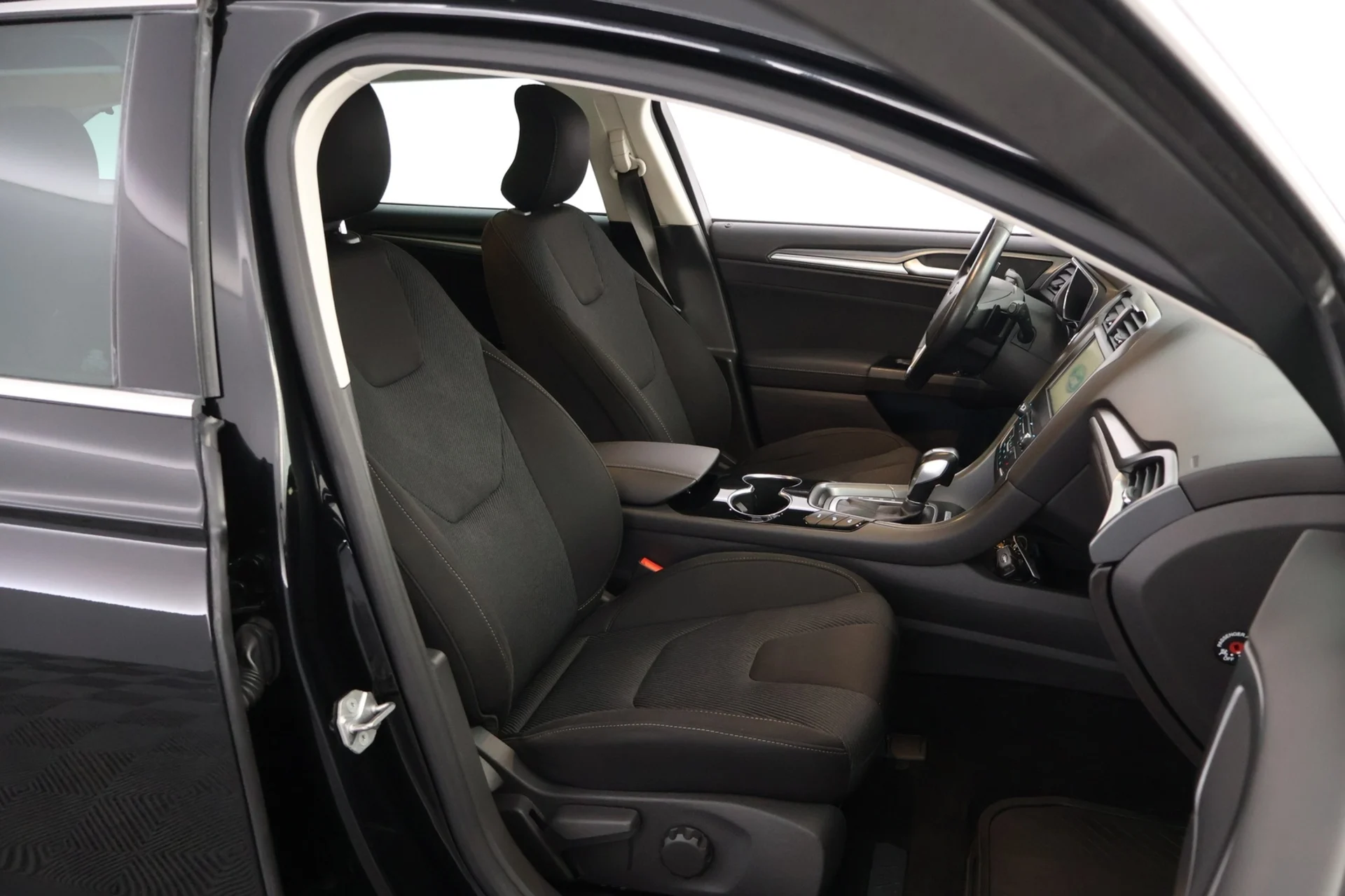 Car Image - C0pD4PJFpZUzNSGT8JbLX