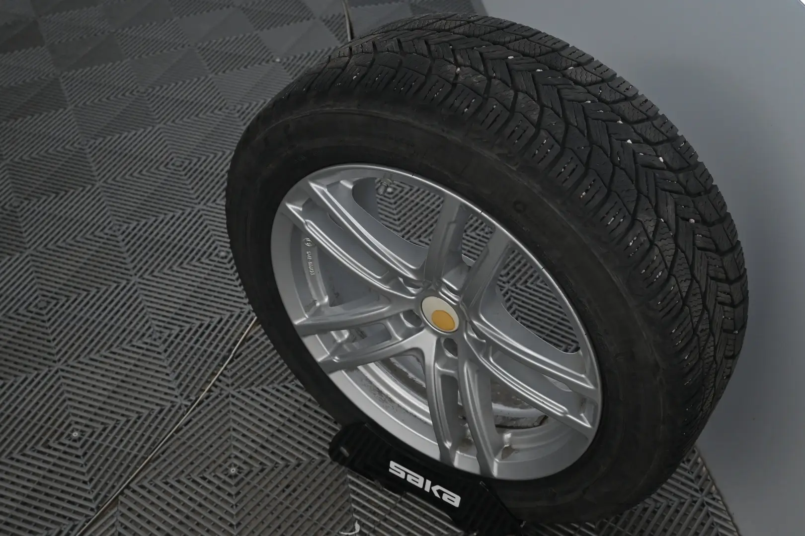 Car Image - 4L10yDXdpDODNn39eKYLkq
