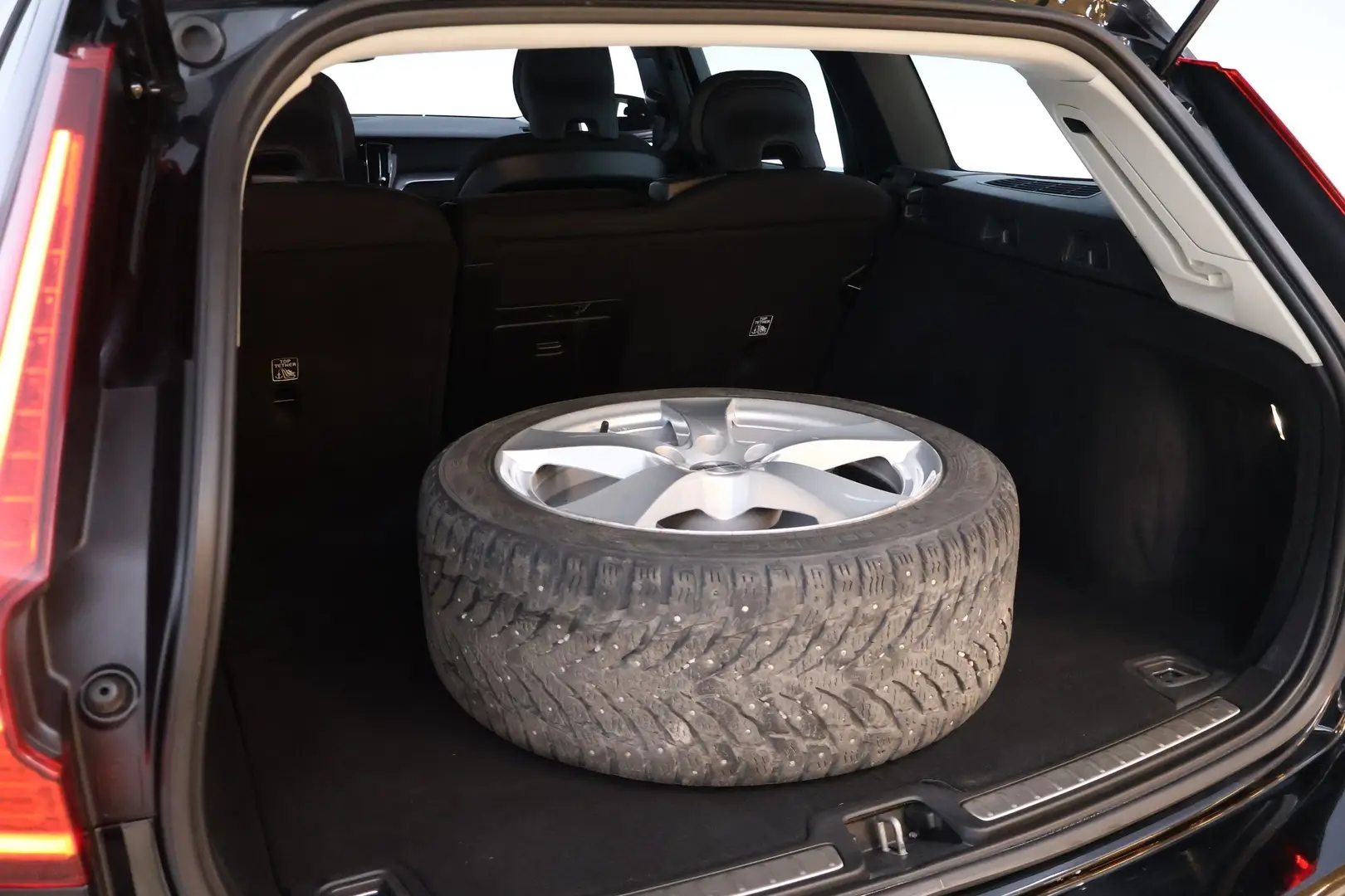 Car Image - 4vkeOyu7VrIBvfNCV3dFZo