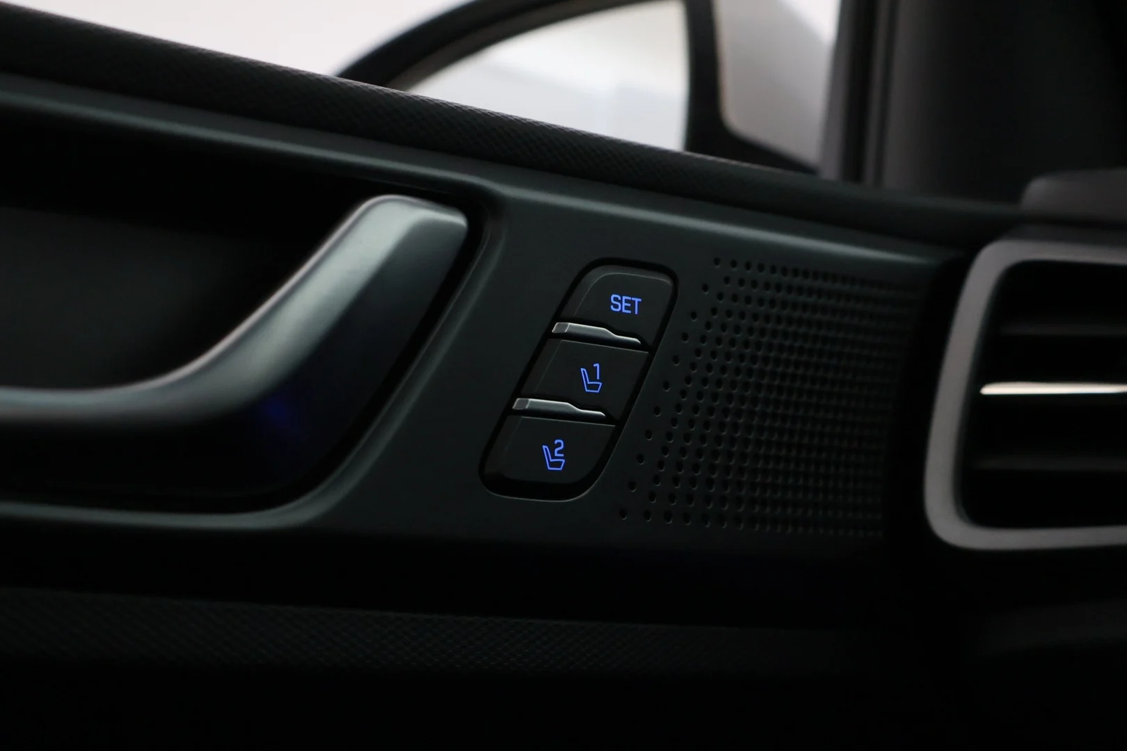 Car Image - 76LOB9n0XXiDi4oHnSJLwl